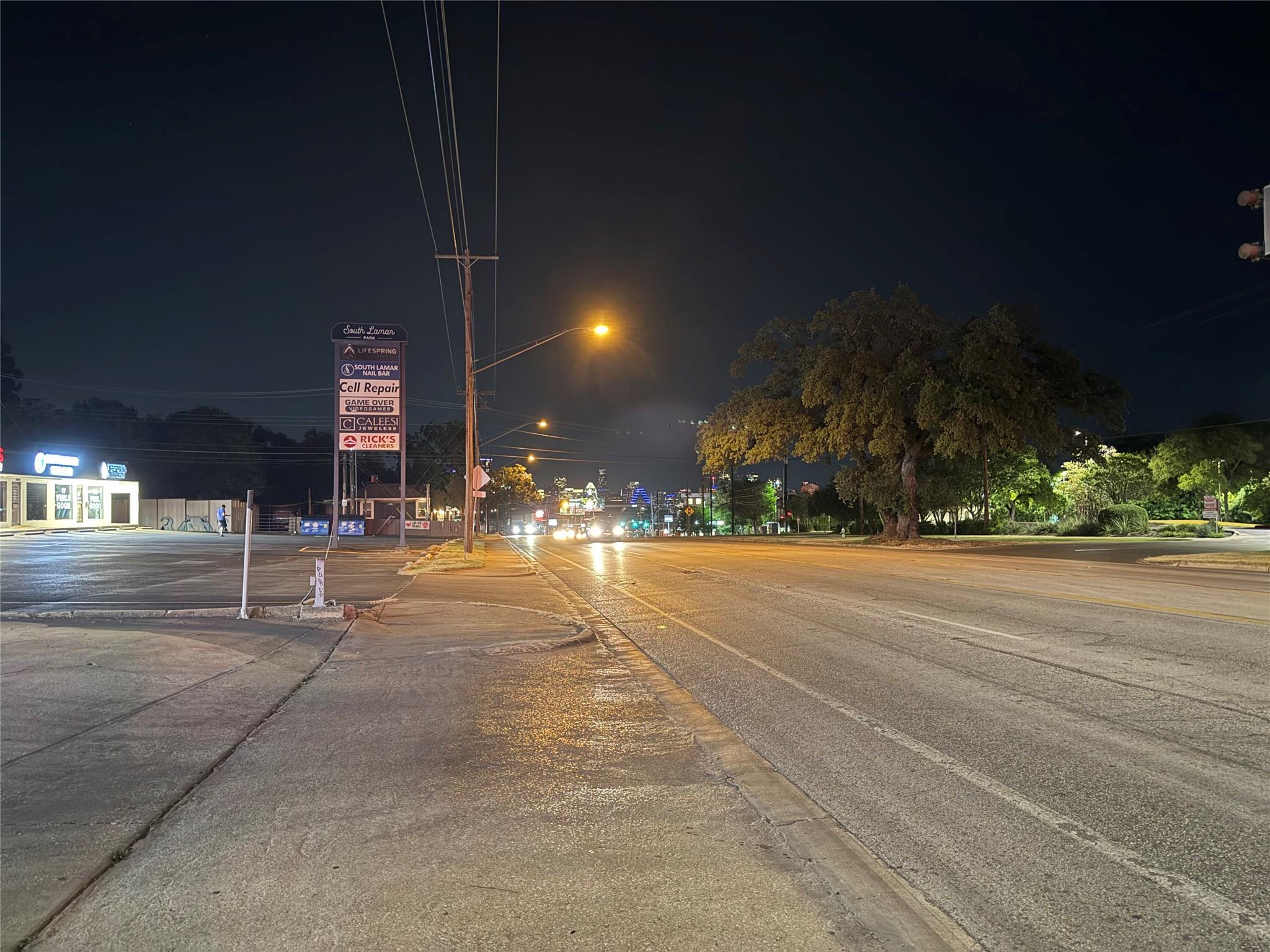 2200 Dickson Dr # 127, Austin, TX 78704