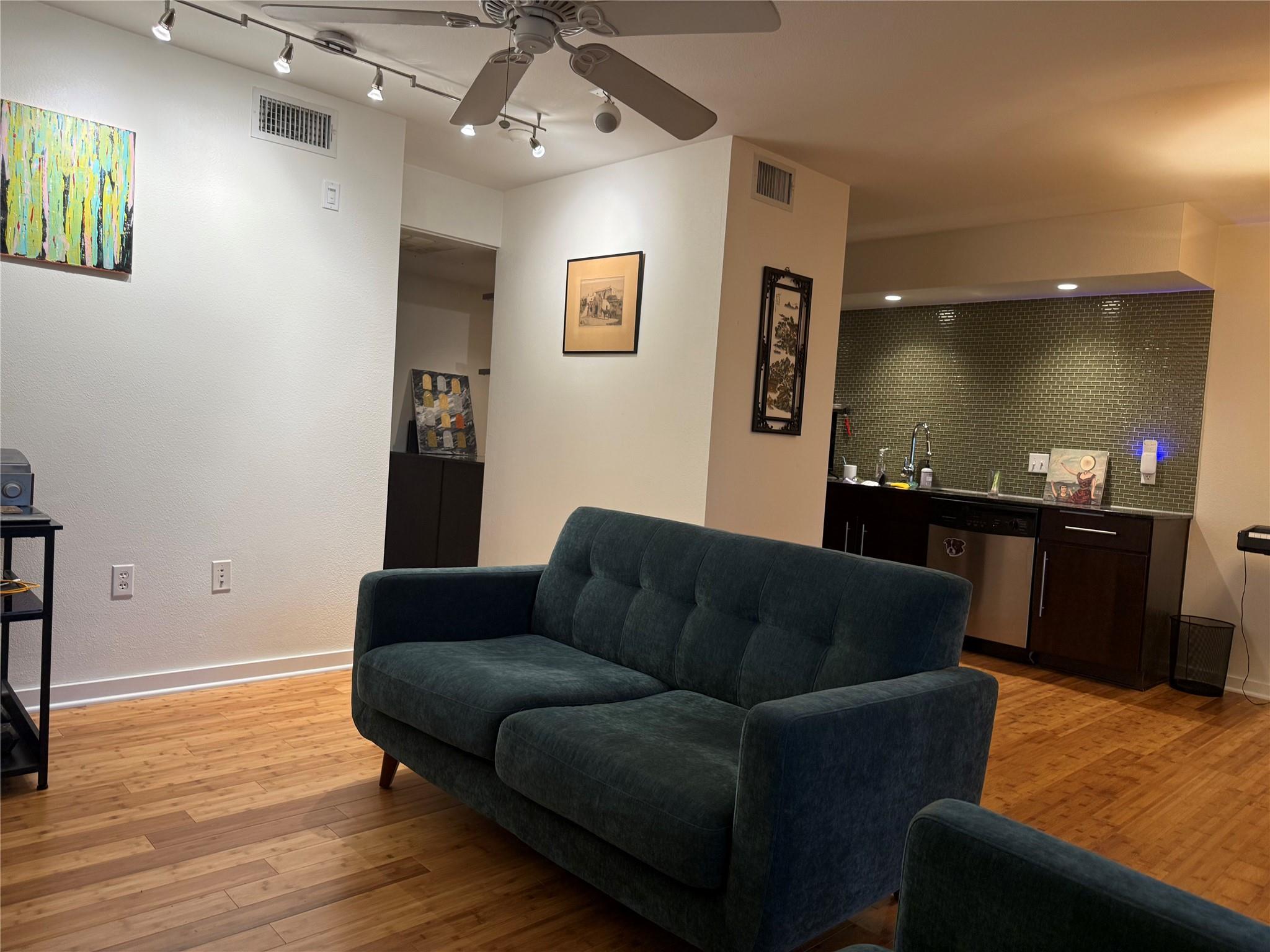 2200 Dickson Dr # 127, Austin, TX 78704