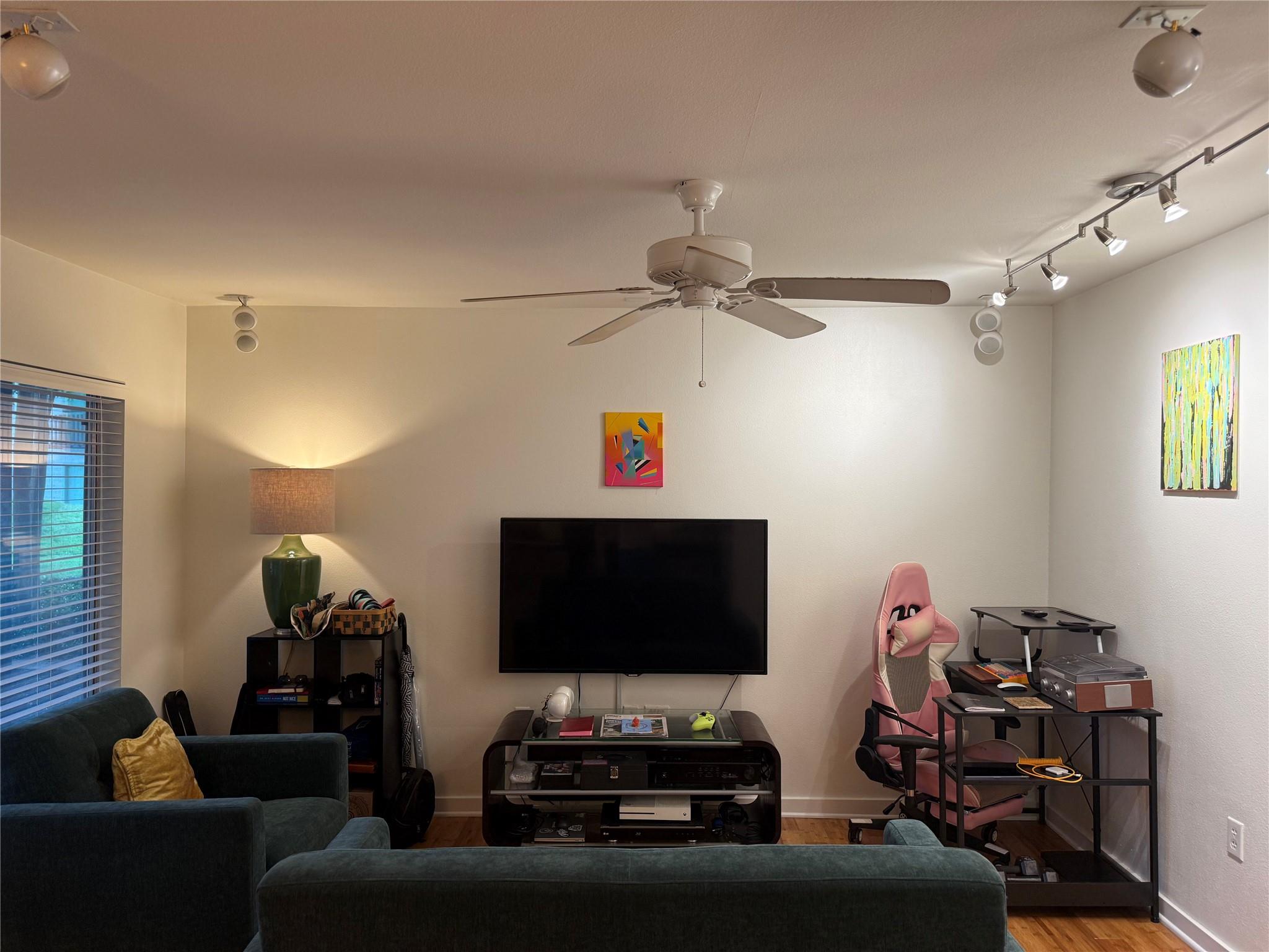 2200 Dickson Dr # 127, Austin, TX 78704