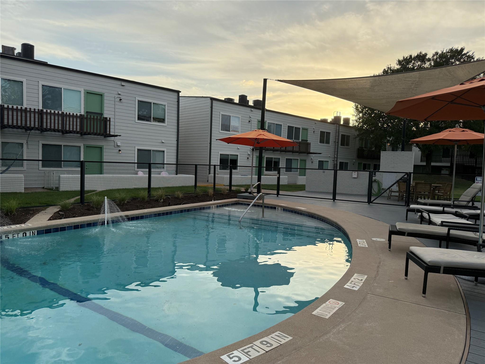 2200 Dickson Dr # 127, Austin, TX 78704