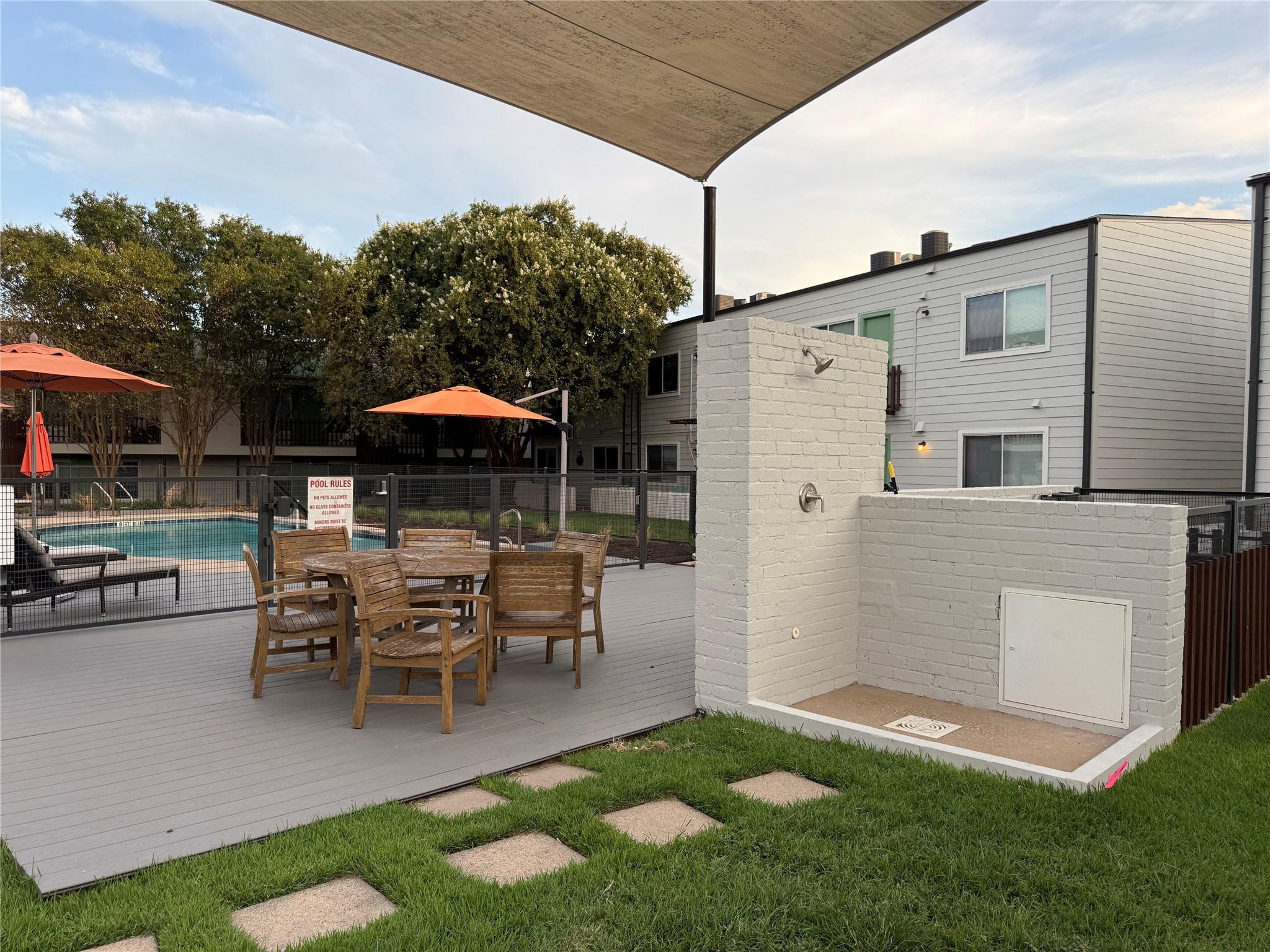 2200 Dickson Dr # 127, Austin, TX 78704