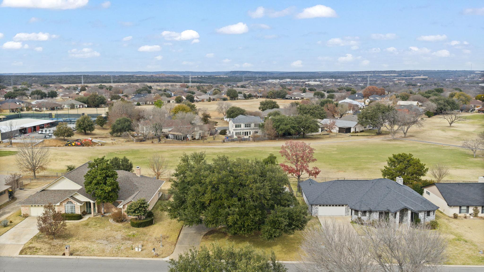 210 Meadowlakes Dr, Meadowlakes, TX 78654