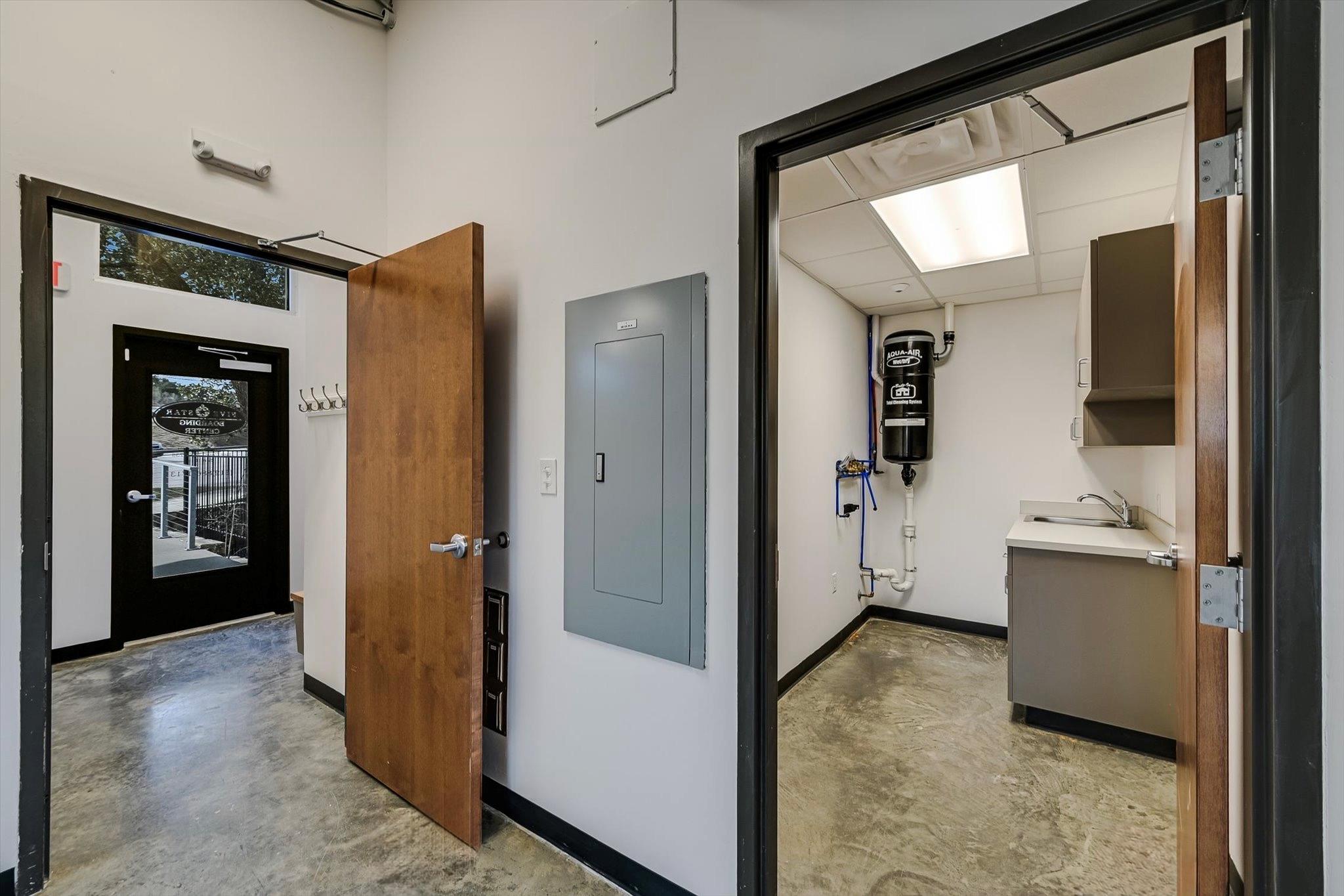 15314 W State Highway 71, Bee Cave, TX 78738