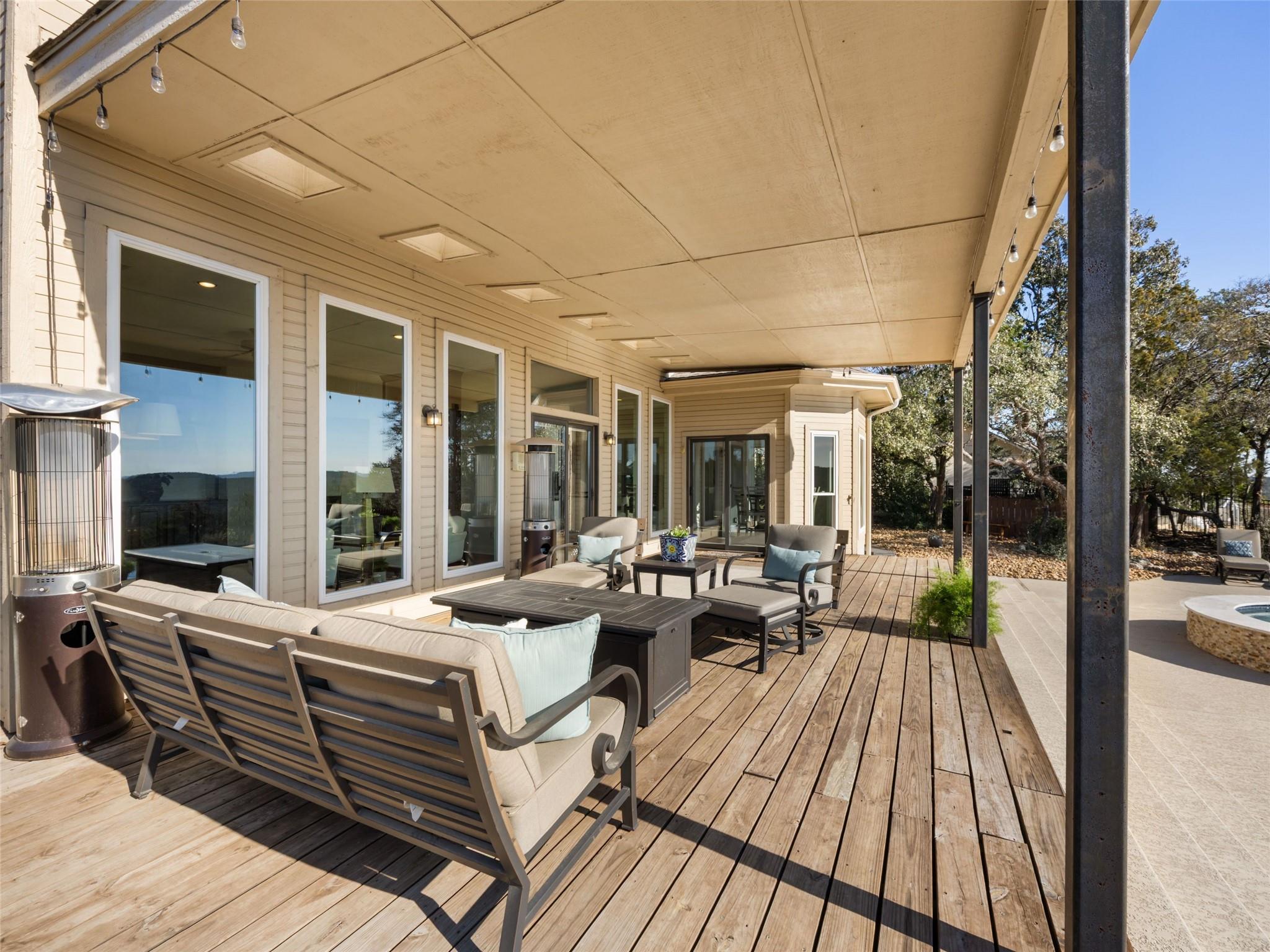 9009 Bell Mountain Dr, Austin, TX 78730