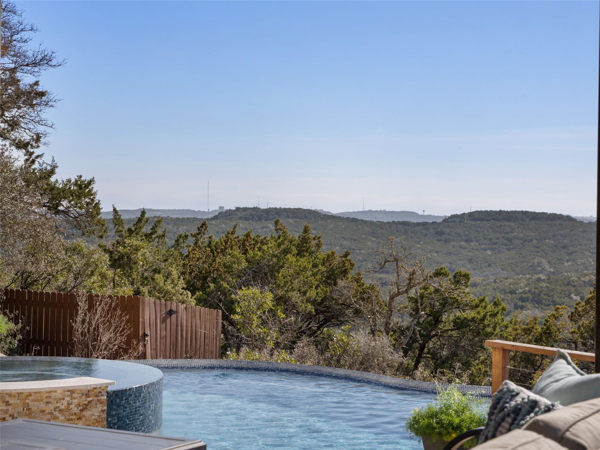 9009 Bell Mountain Dr, Austin, TX 78730