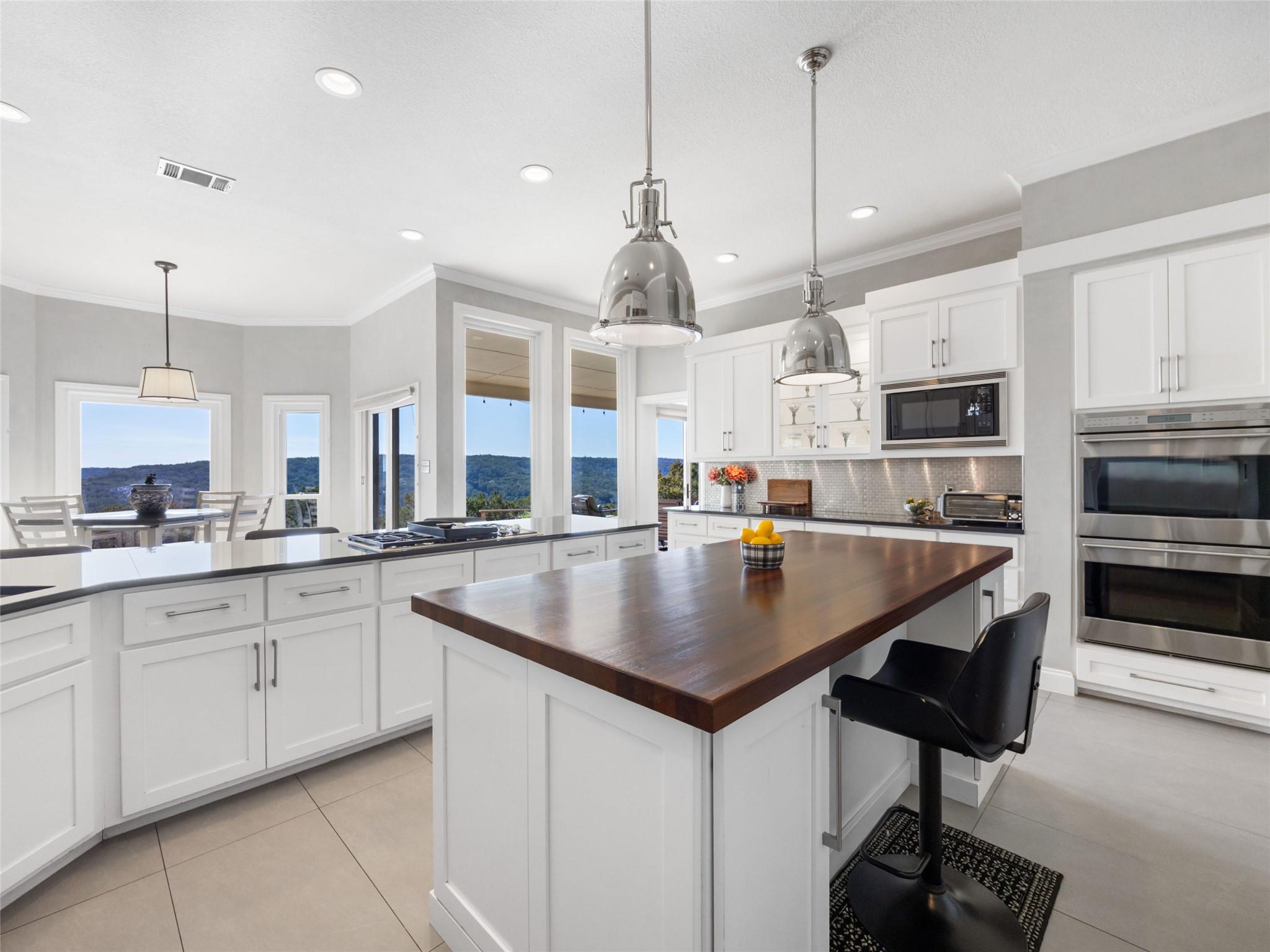 9009 Bell Mountain Dr, Austin, TX 78730