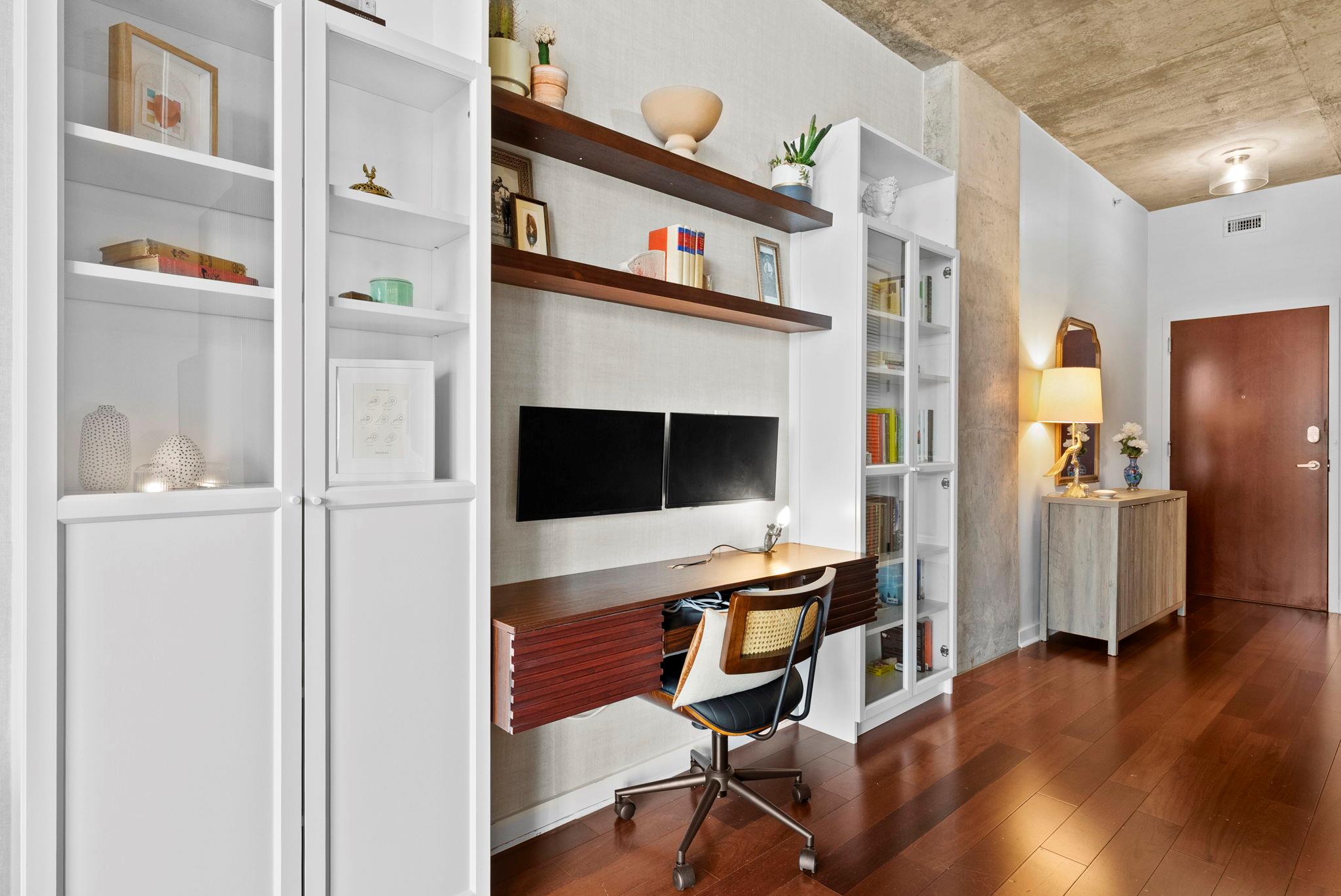 360 Nueces St # 2703, Austin, TX 78701