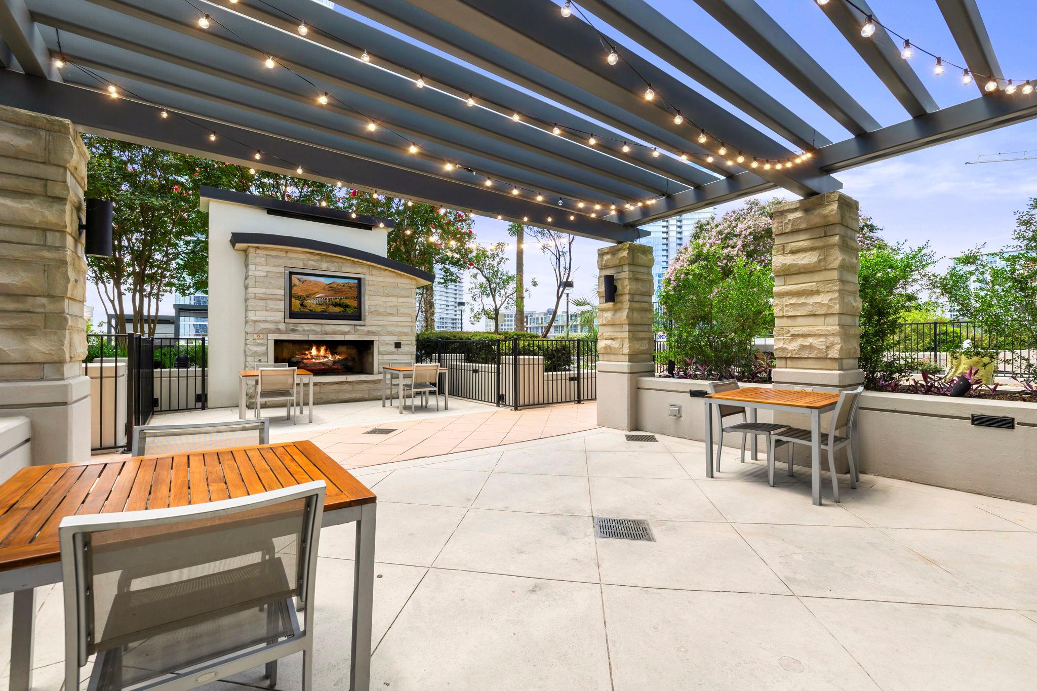 360 Nueces St # 2703, Austin, TX 78701