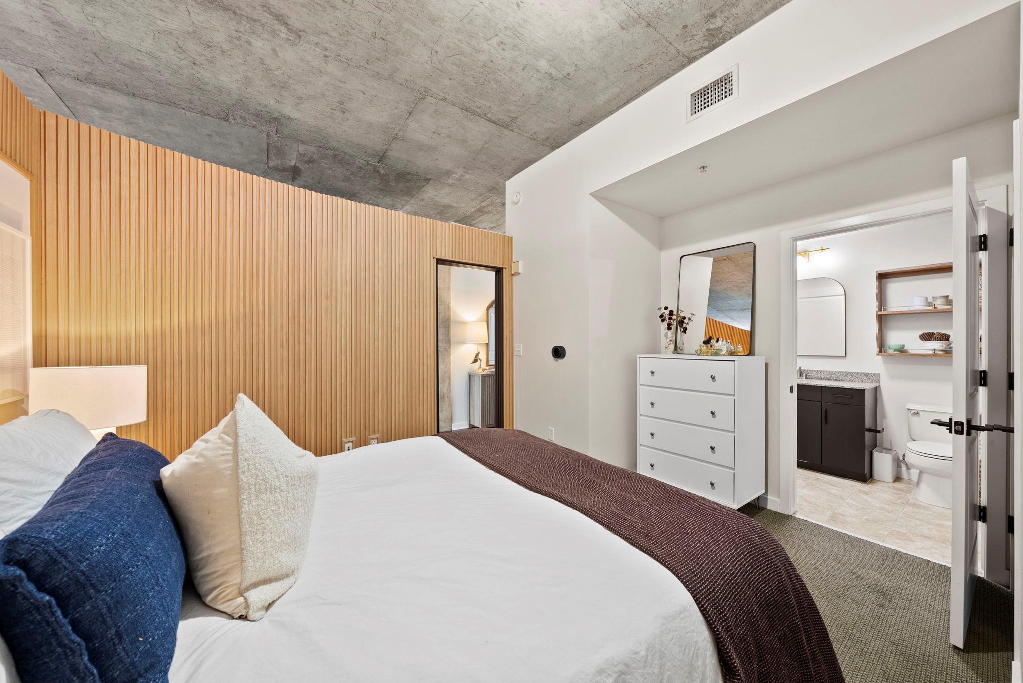 360 Nueces St # 2703, Austin, TX 78701