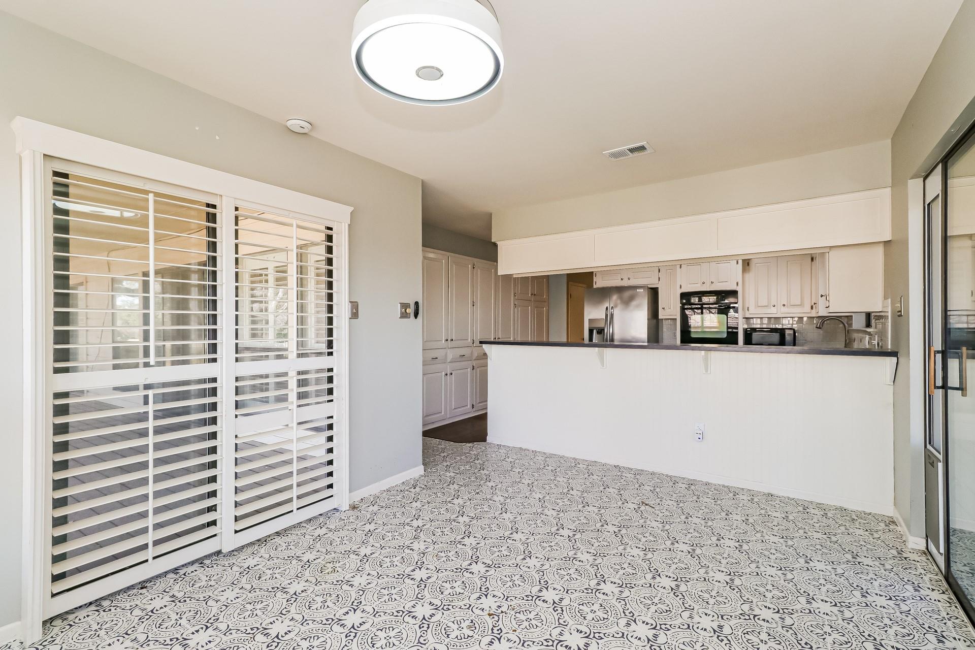 208 Crescent Blf, Lakeway, TX 78734