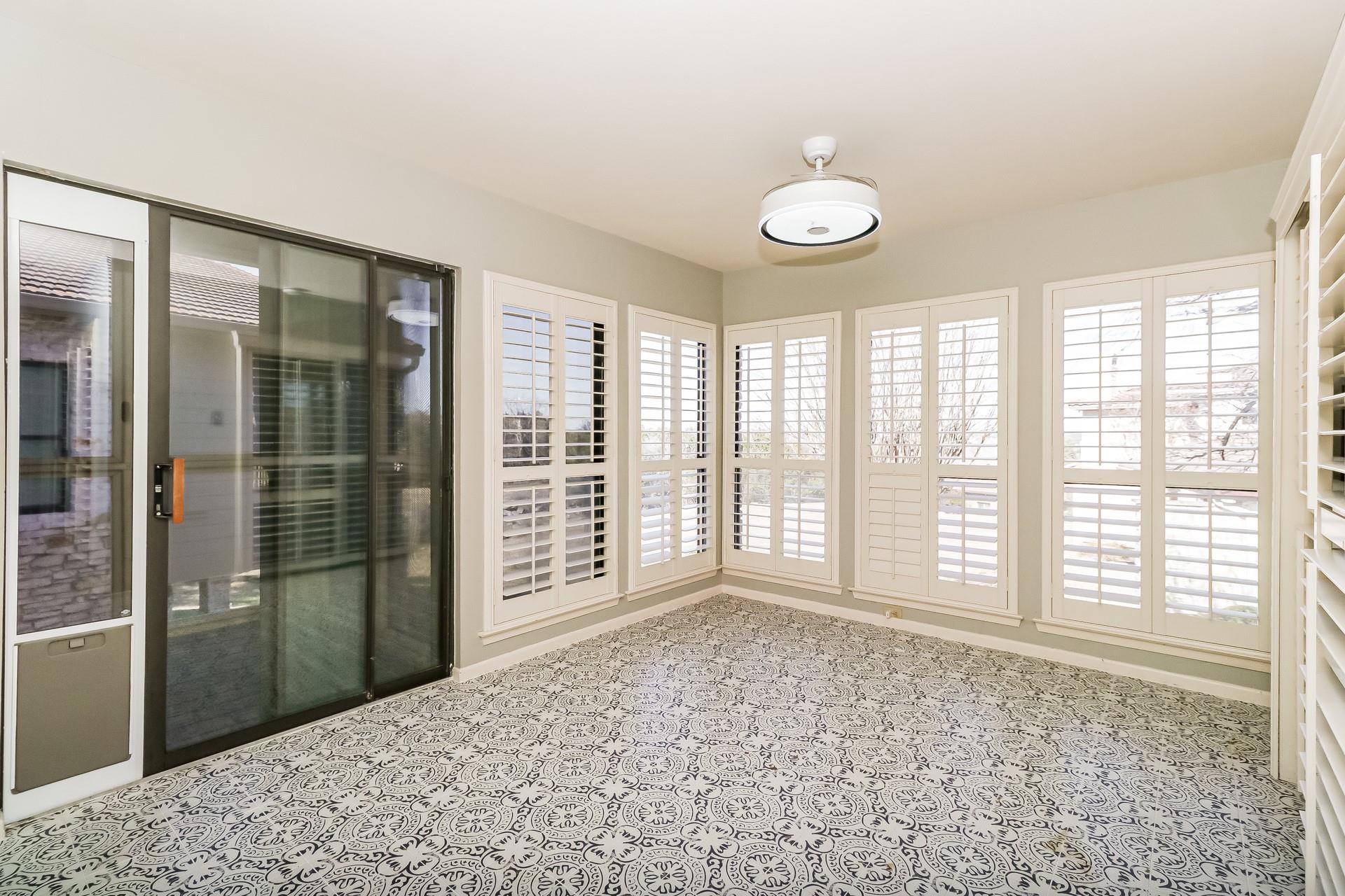 208 Crescent Blf, Lakeway, TX 78734