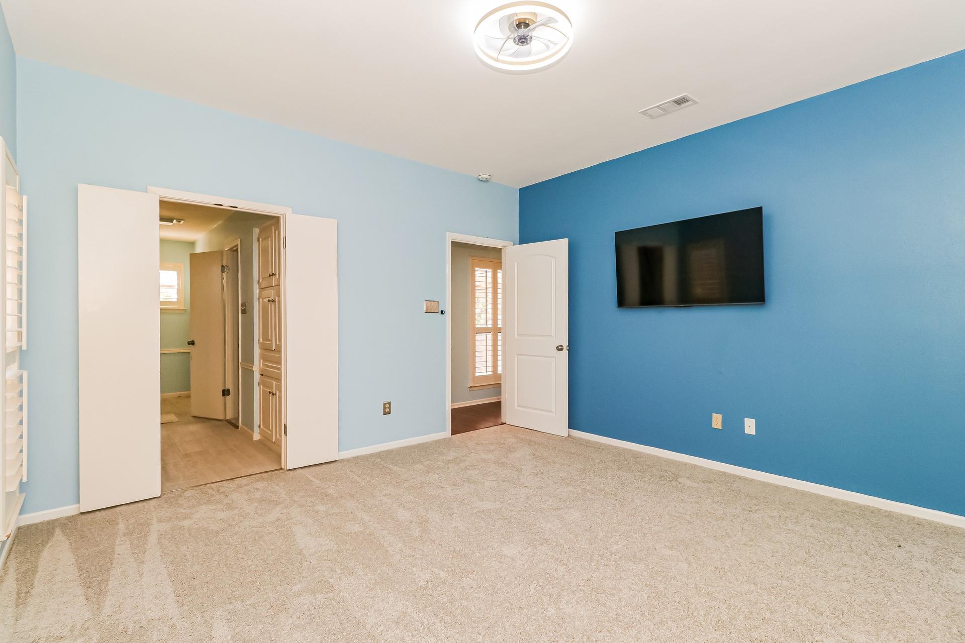 208 Crescent Blf, Lakeway, TX 78734