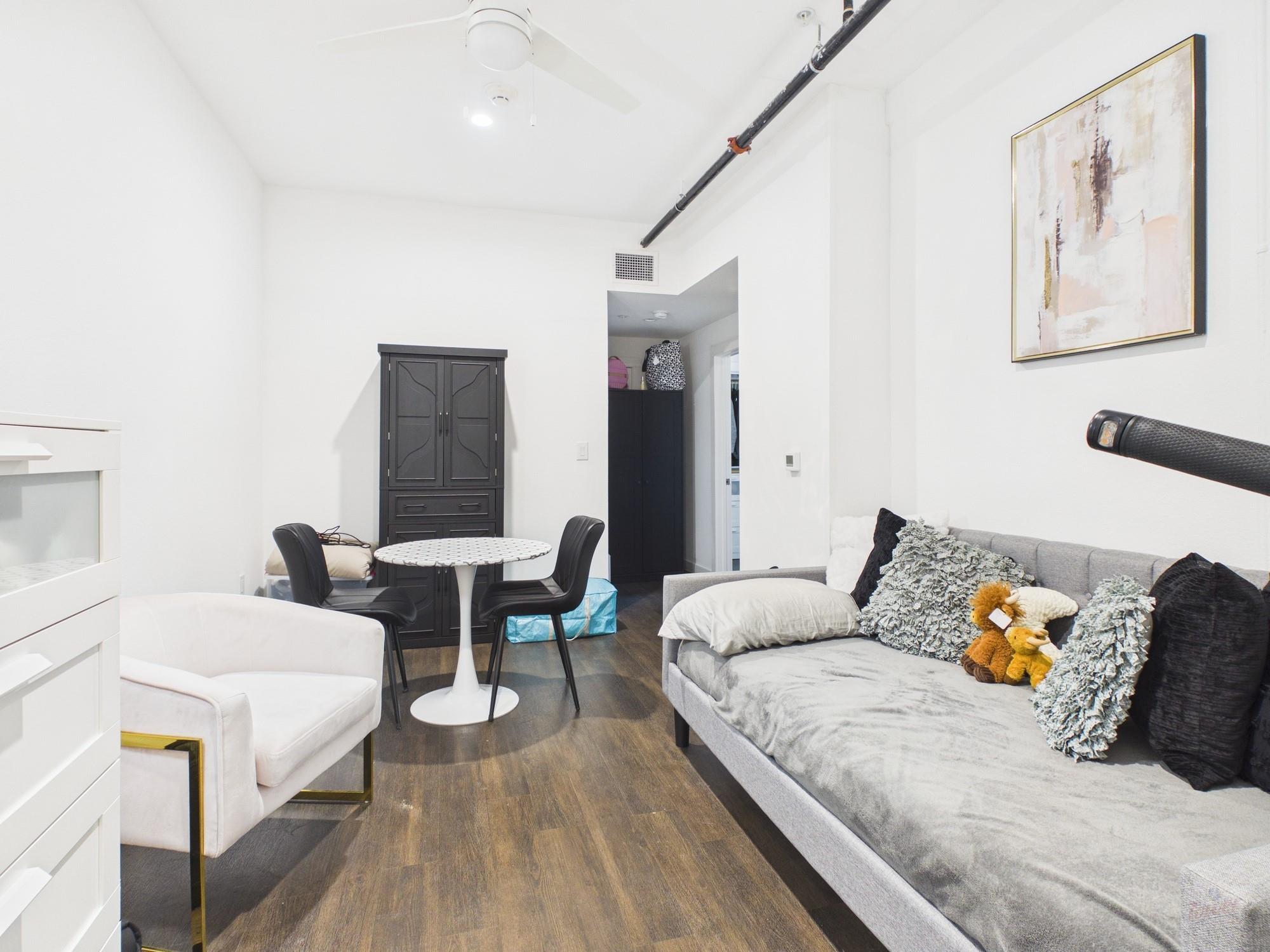 1010 W 26th St # 502, Austin, TX 78705