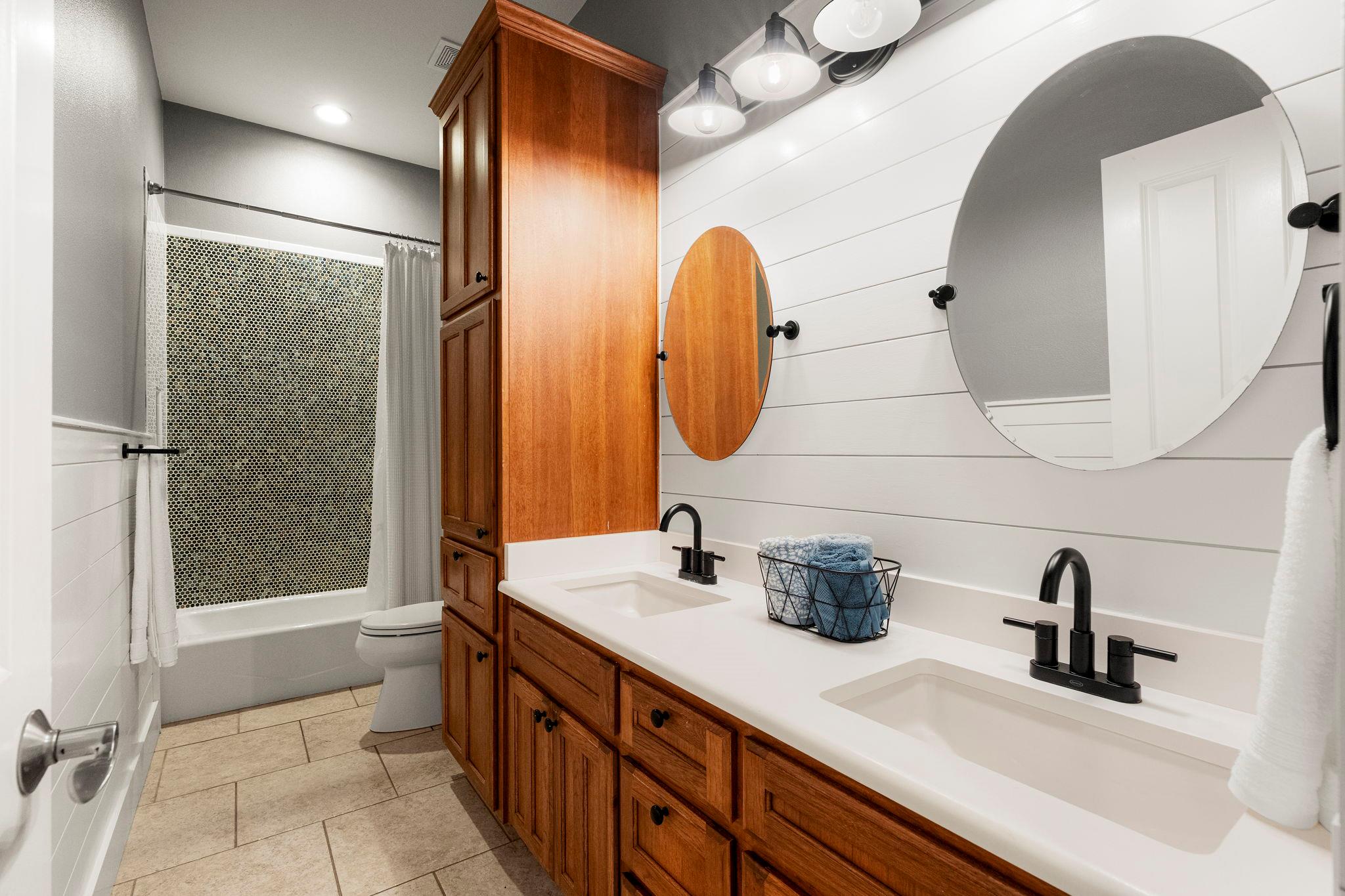 103 Horseshoe Dr, Dripping Springs, TX 78620