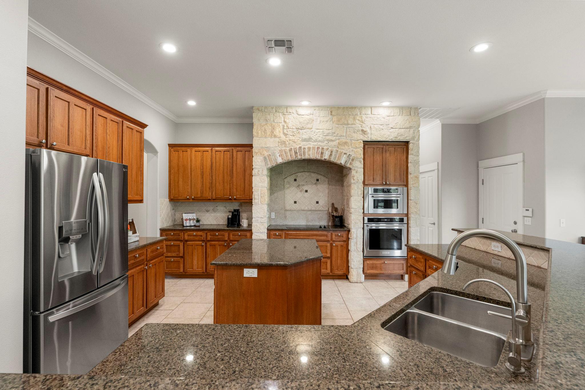 103 Horseshoe Dr, Dripping Springs, TX 78620