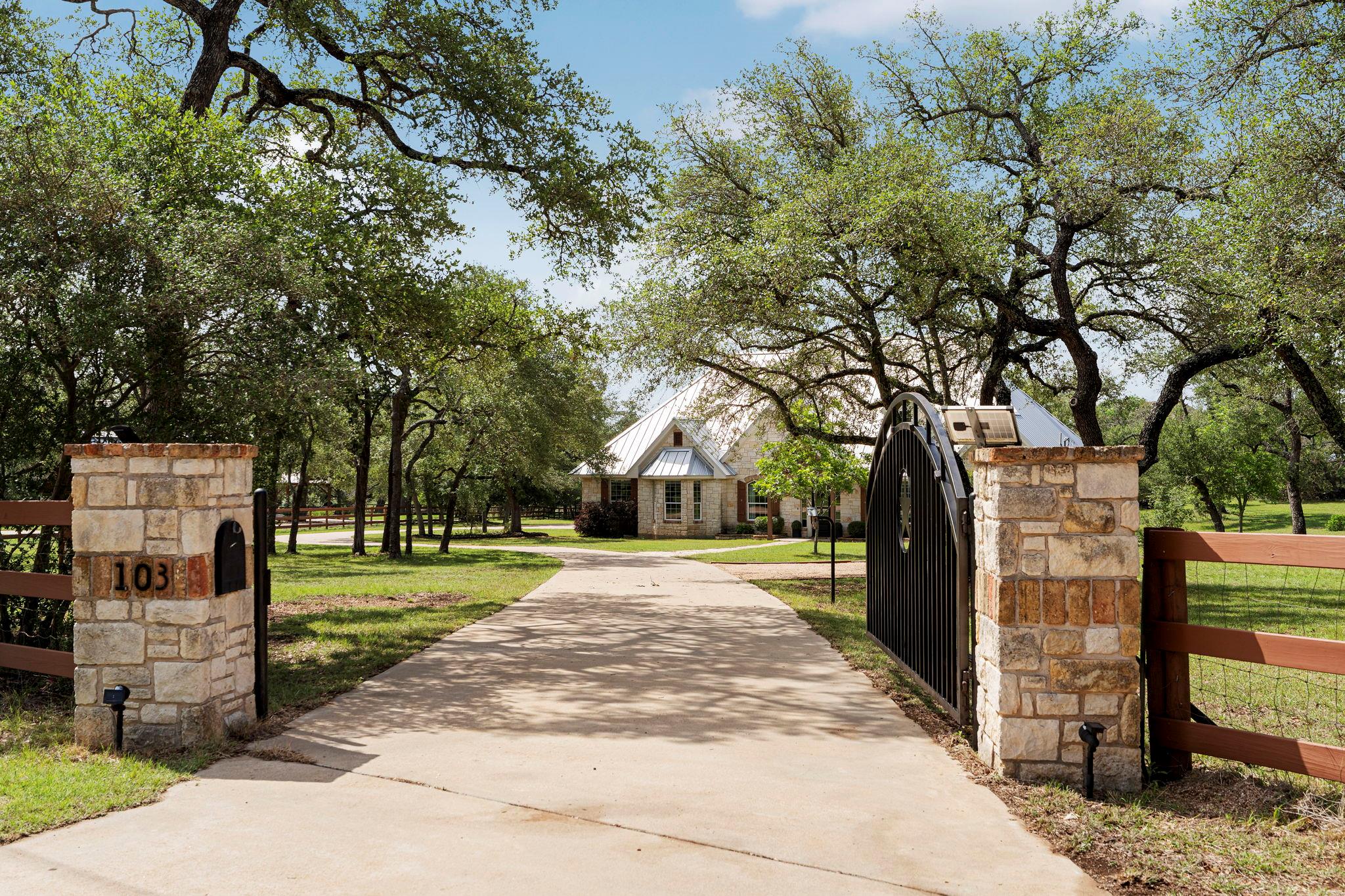 103 Horseshoe Dr, Dripping Springs, TX 78620