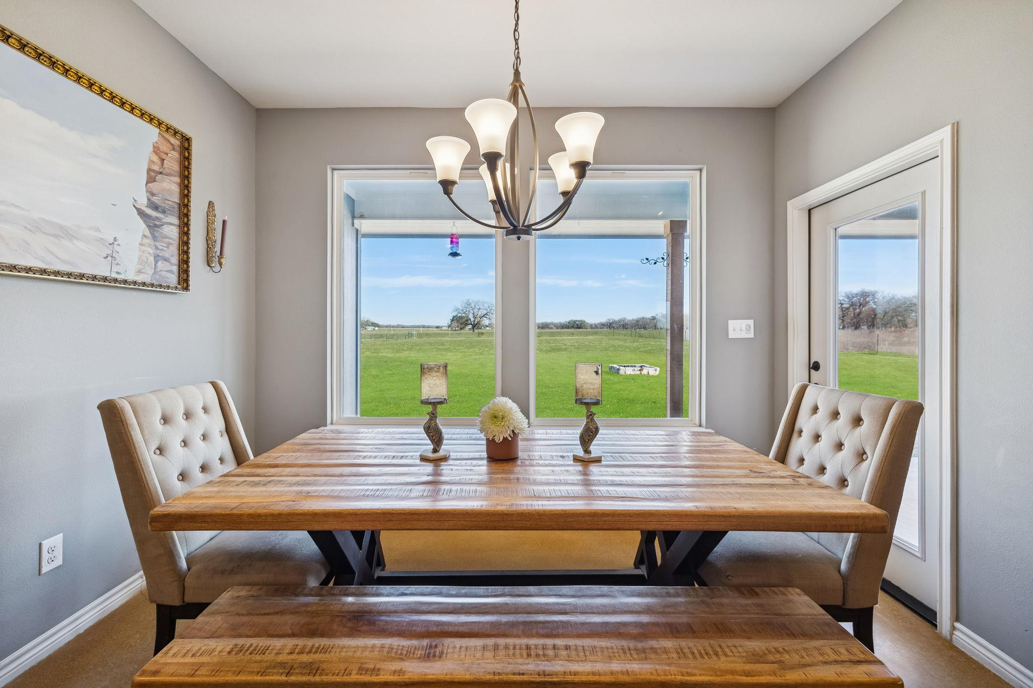 5476 County Road 427, Stockdale, TX 78160