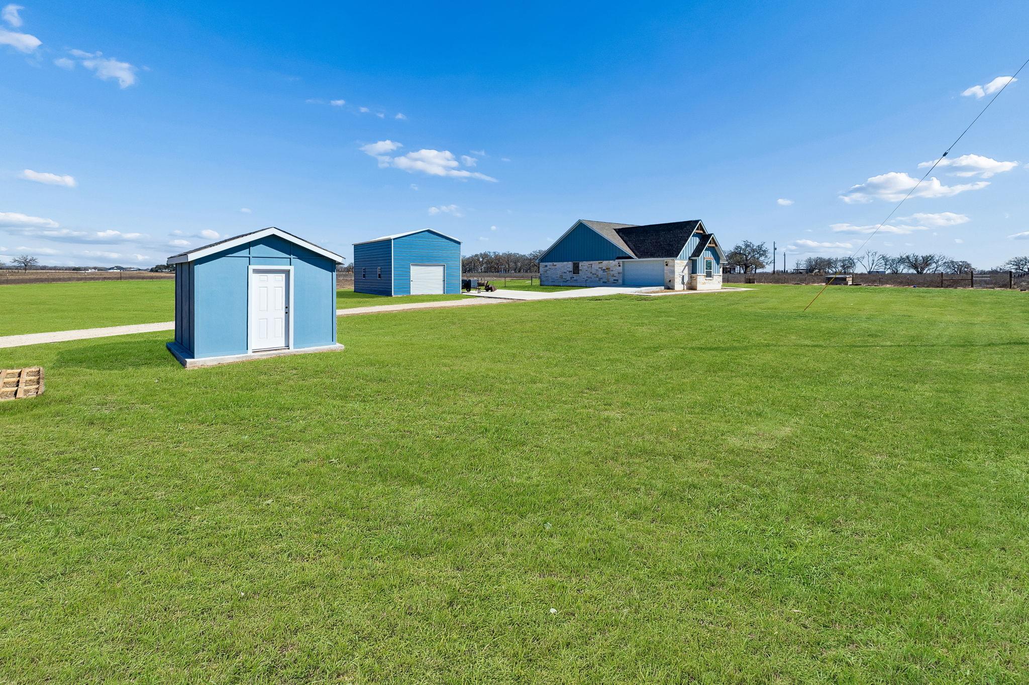 5476 County Road 427, Stockdale, TX 78160