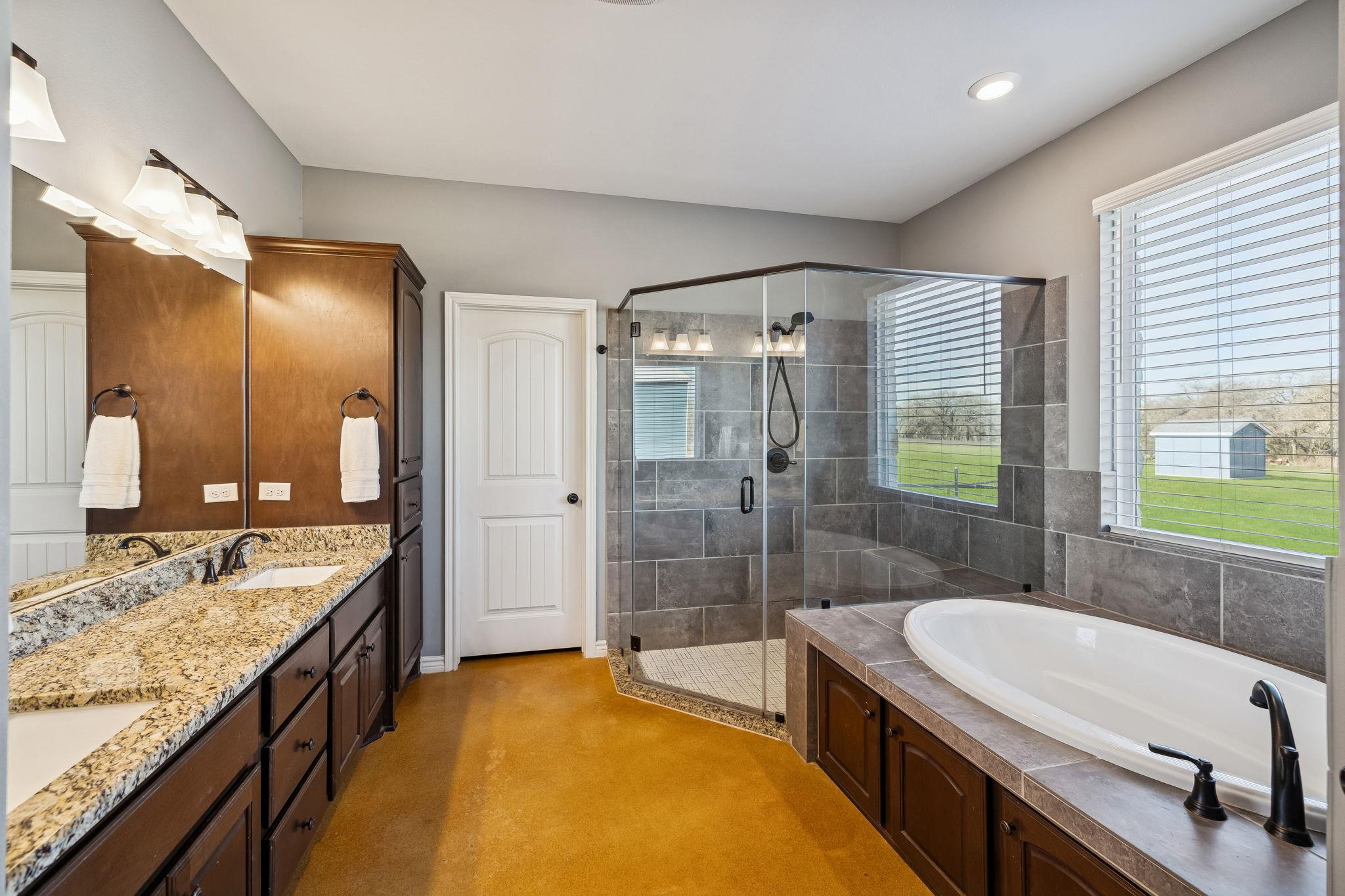 5476 County Road 427, Stockdale, TX 78160