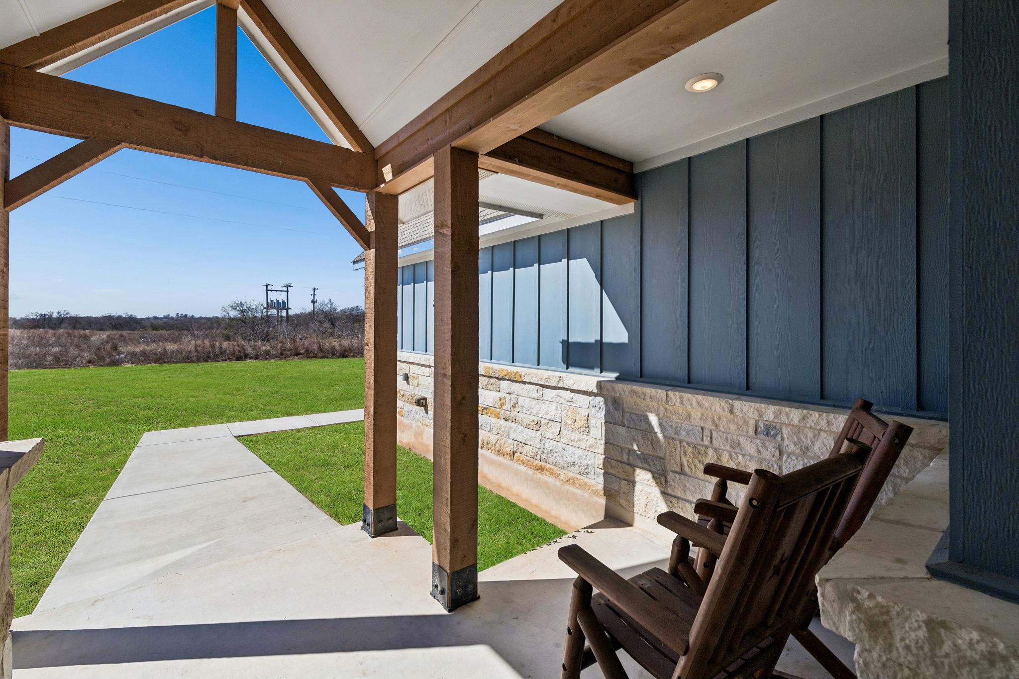 5476 County Road 427, Stockdale, TX 78160