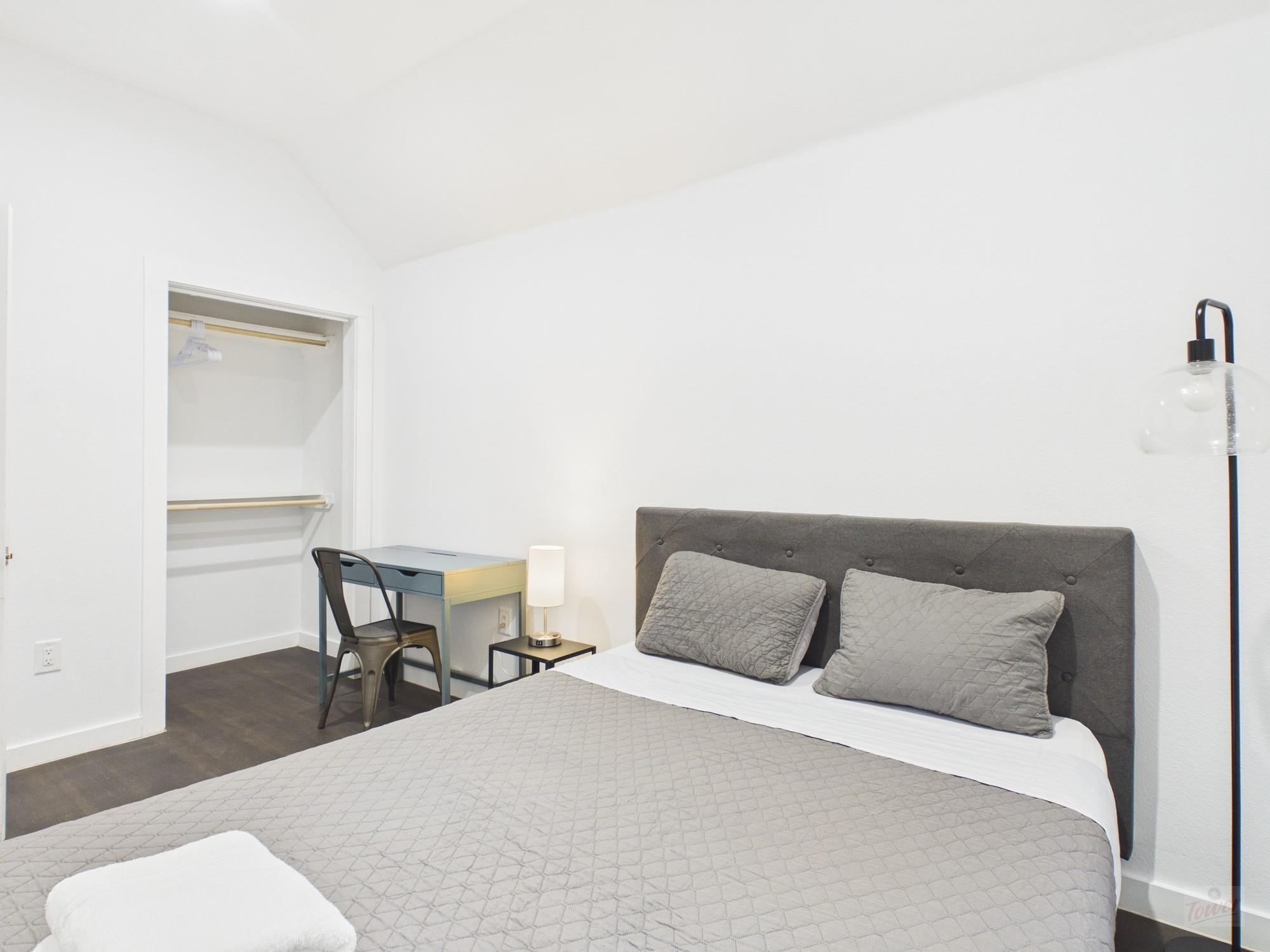 1010 W 26th St # 210, Austin, TX 78705