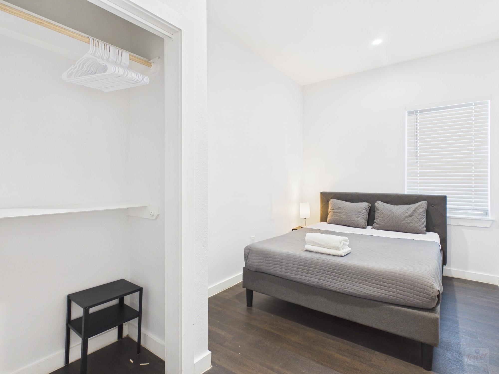 1010 W 26th St # 210, Austin, TX 78705