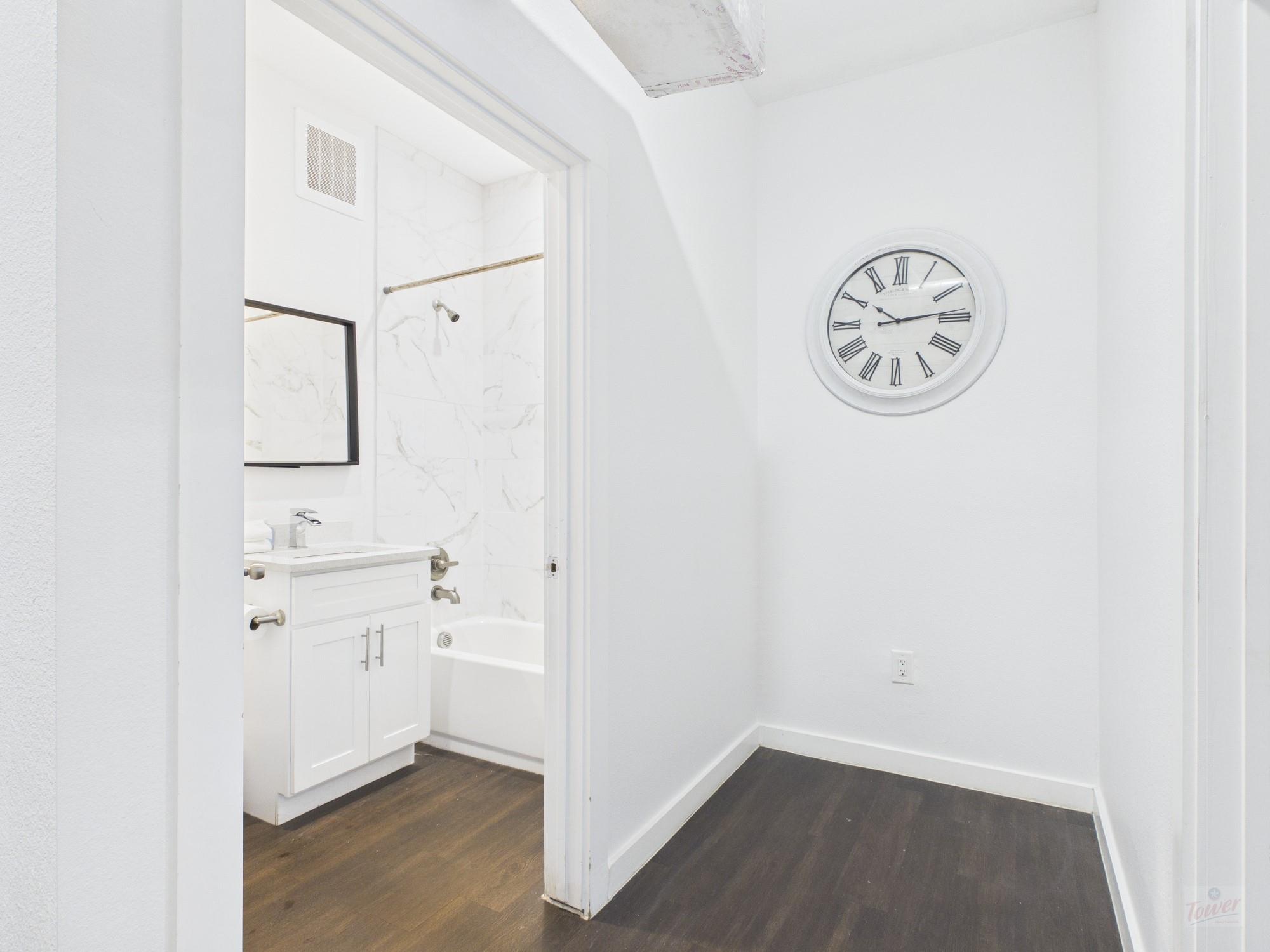 1010 W 26th St # 210, Austin, TX 78705