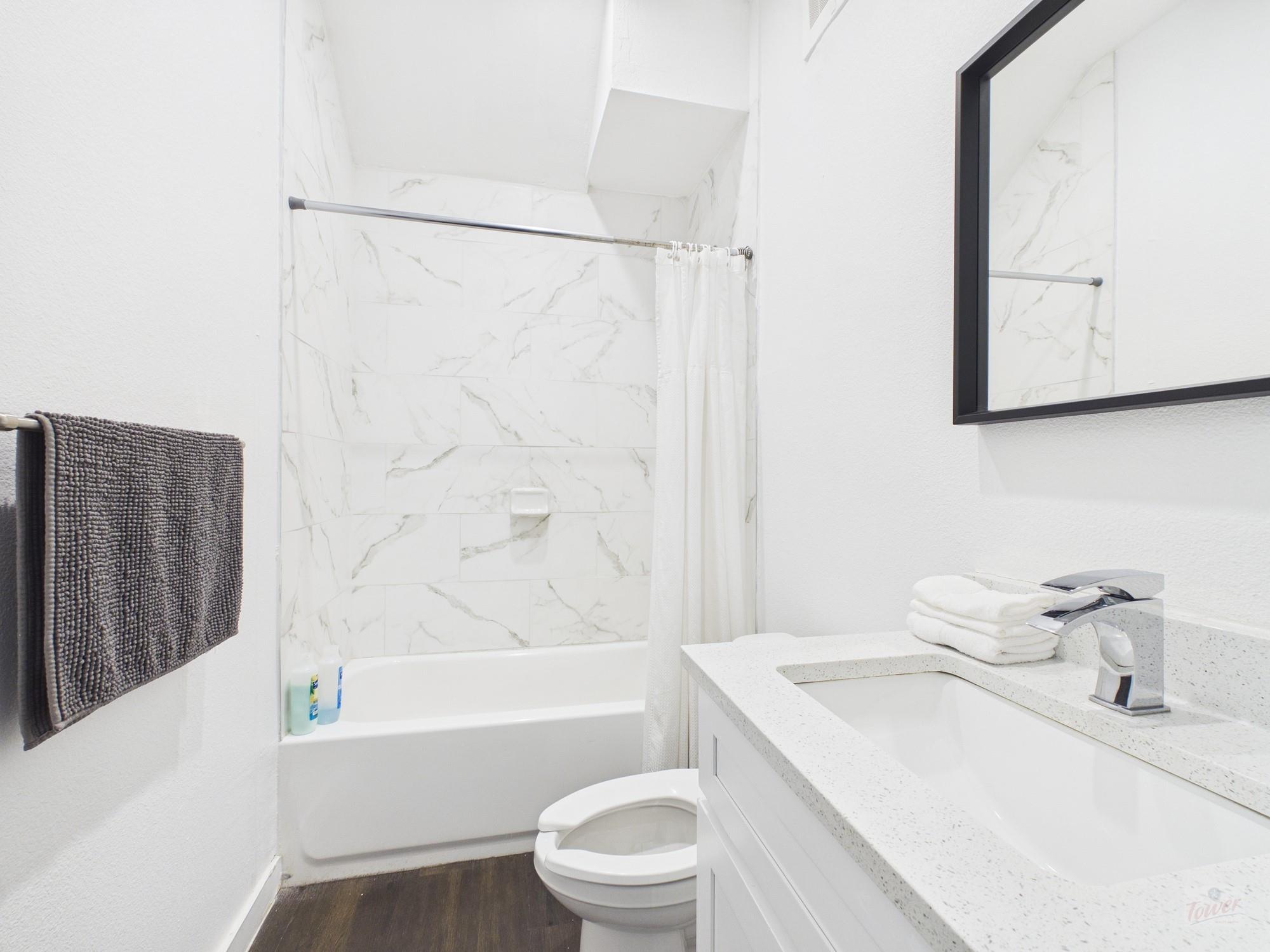 1010 W 26th St # 210, Austin, TX 78705