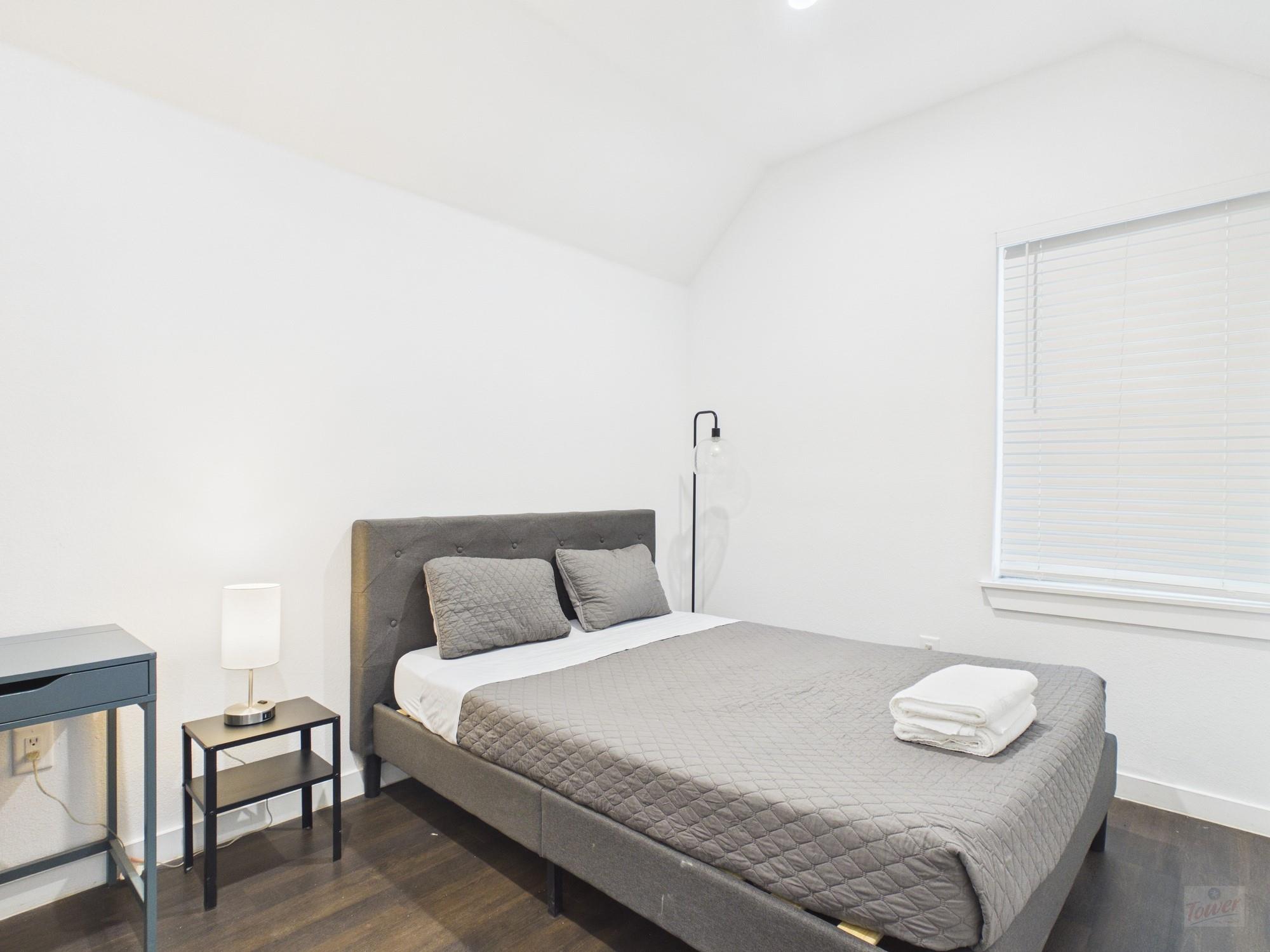 1010 W 26th St # 210, Austin, TX 78705