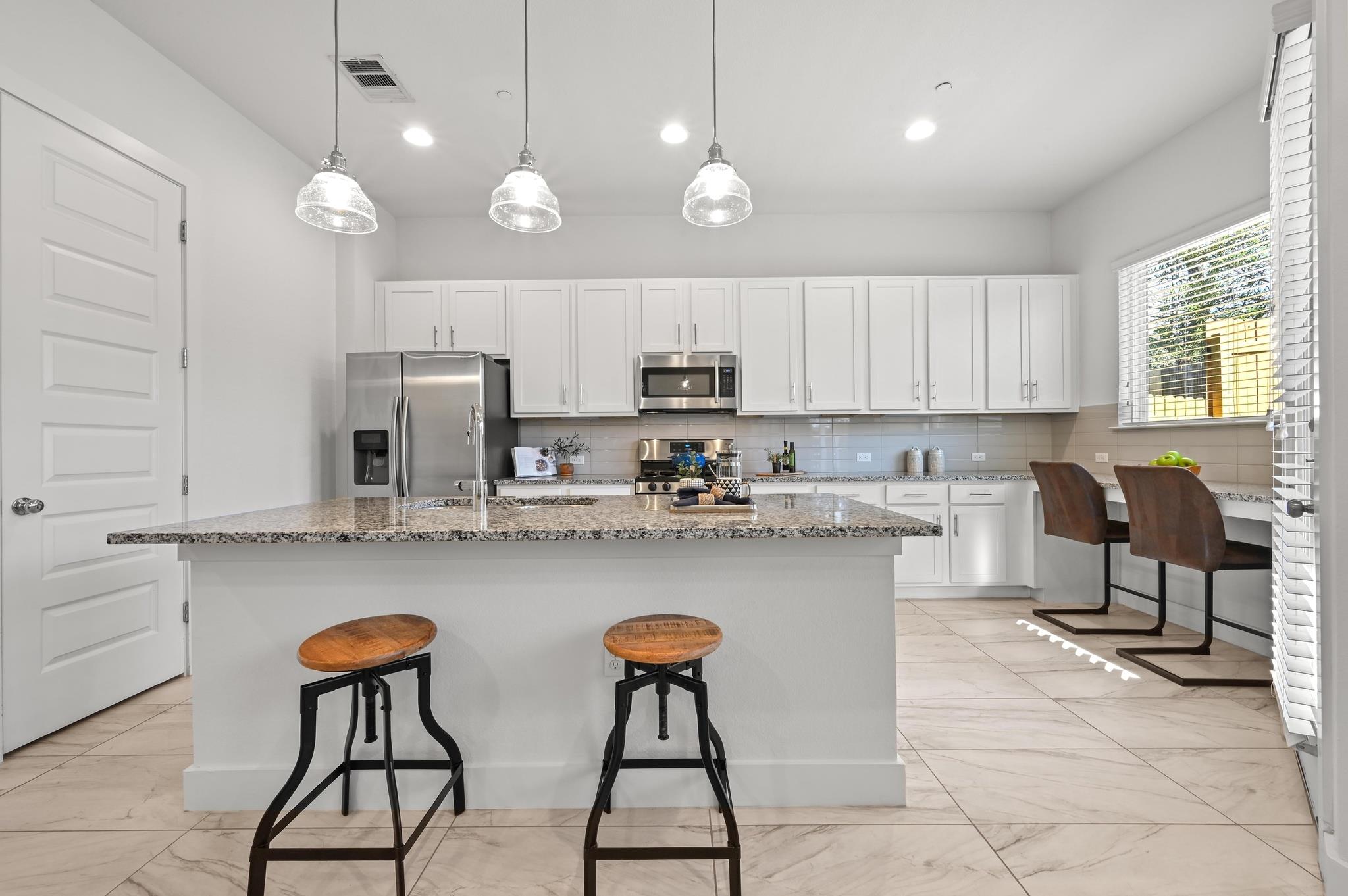 8922 Menchaca Rd # 303, Austin, TX 78748