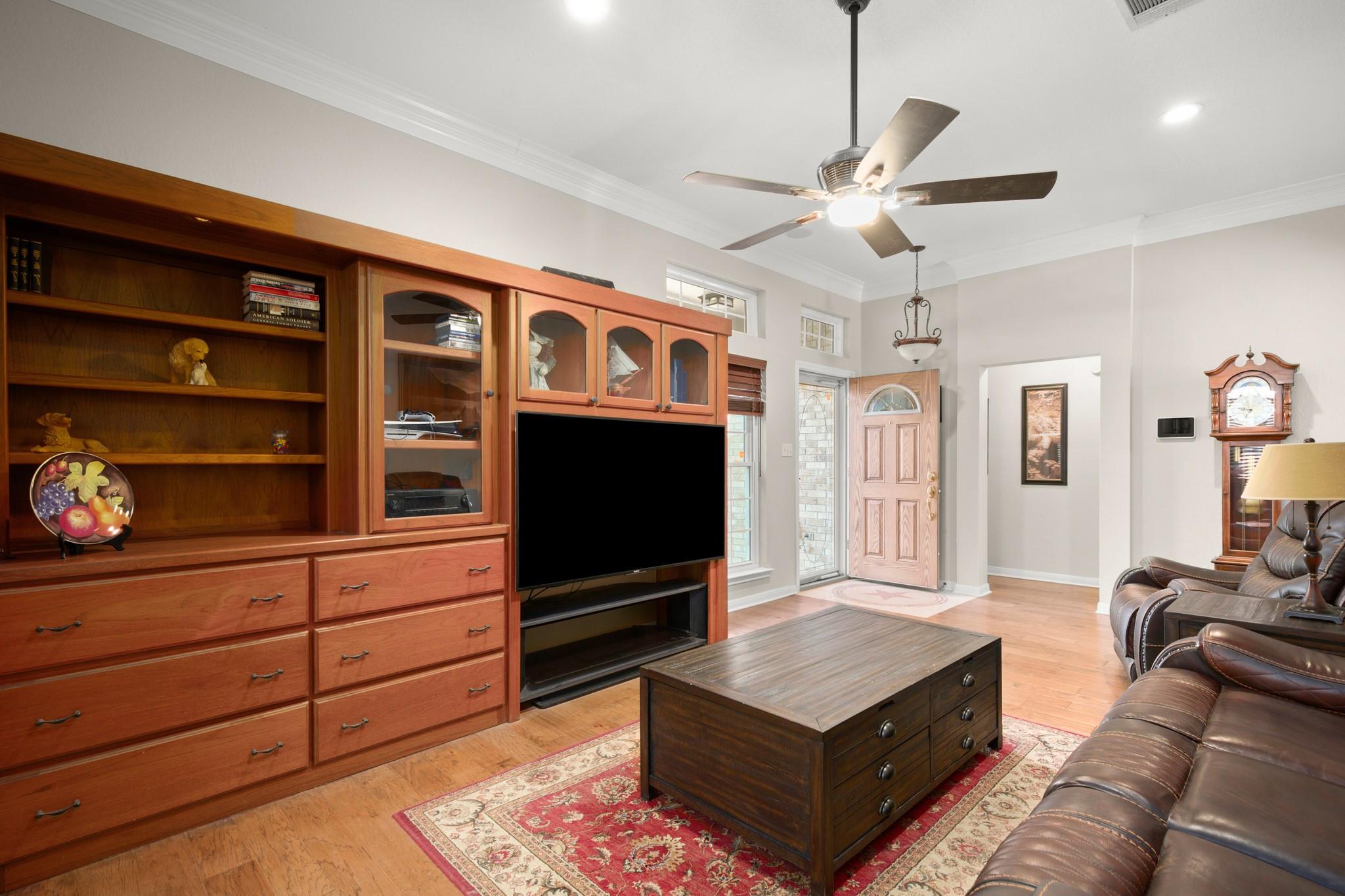 506 Cedar Ln, Pflugerville, TX 78660