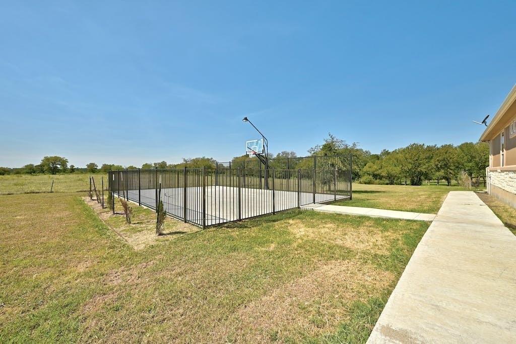 7300 Gilbert Rd, Manor, TX 78653