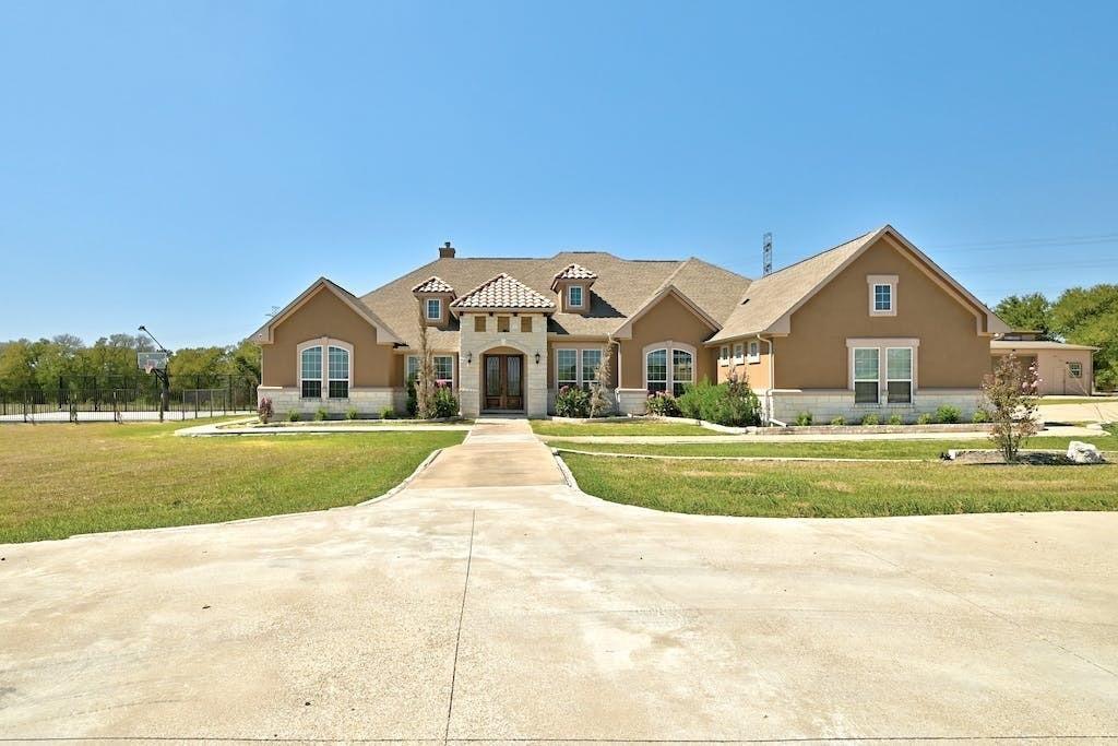7300 Gilbert Rd, Manor, TX 78653