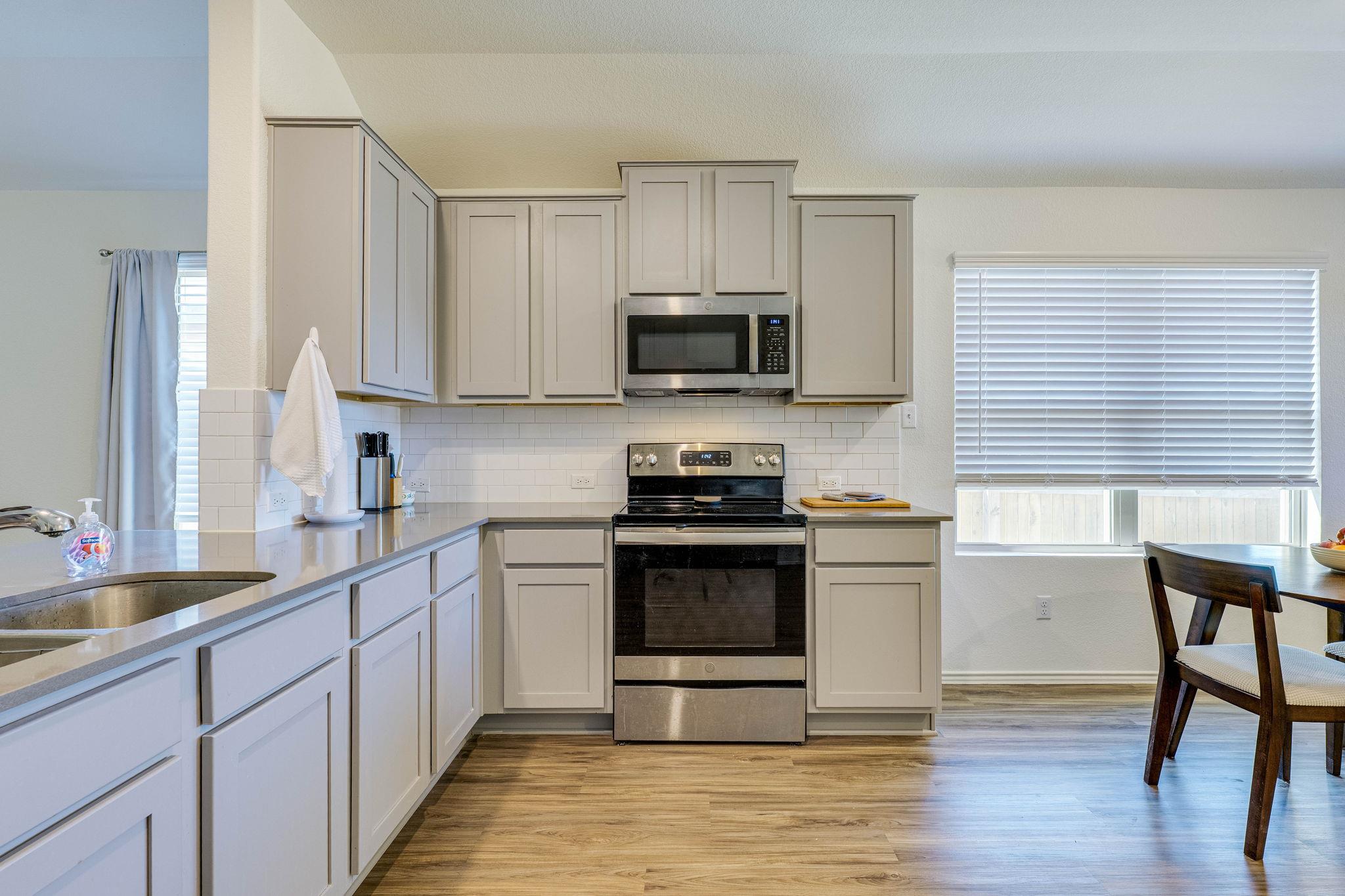 557 Greatest Gift Way, Jarrell, TX 76537