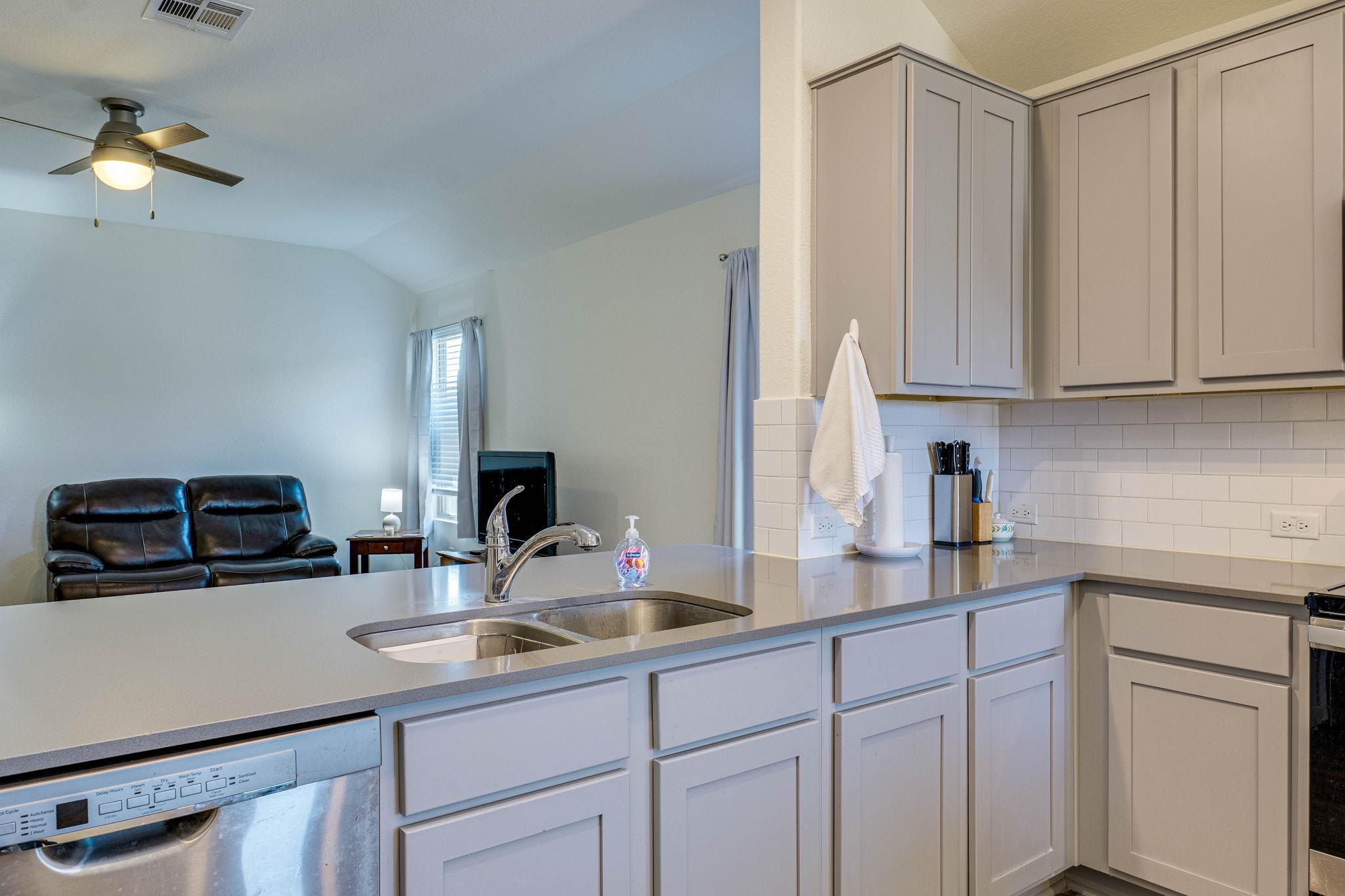 557 Greatest Gift Way, Jarrell, TX 76537