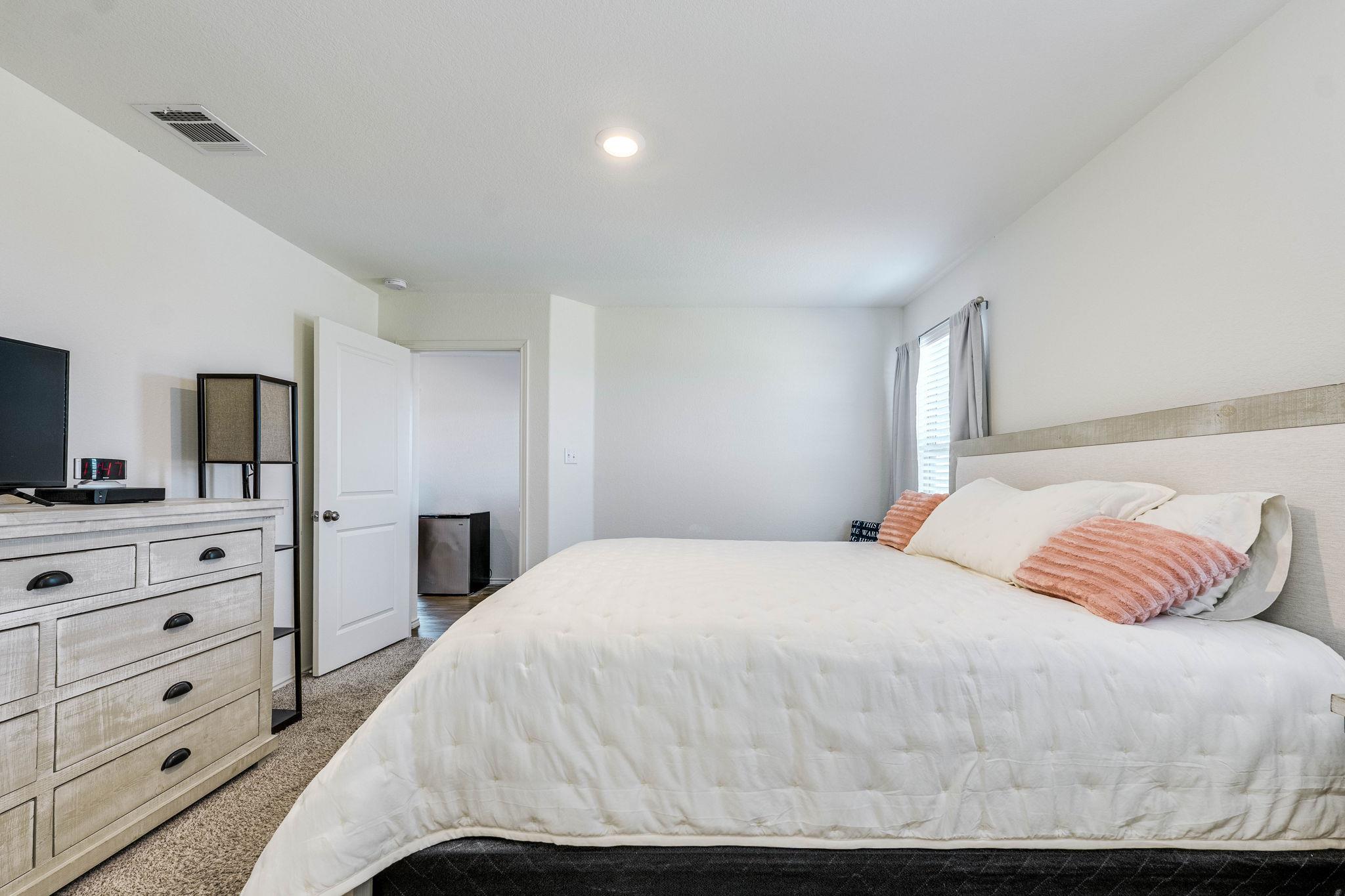 557 Greatest Gift Way, Jarrell, TX 76537