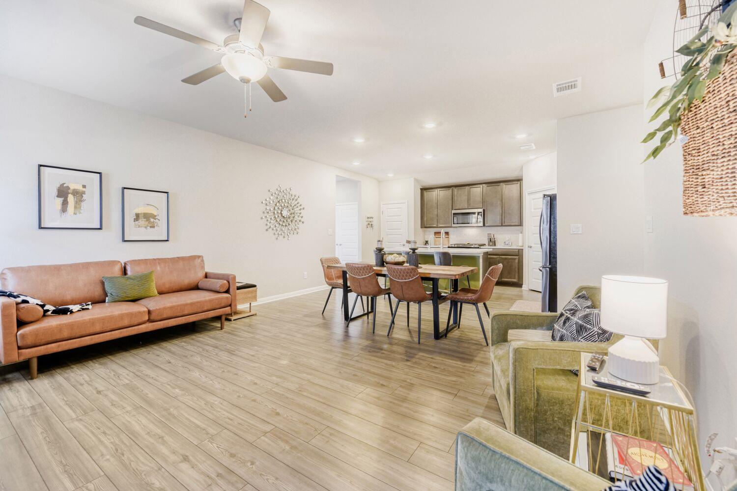 1005 Main St, Hutto, TX 78634