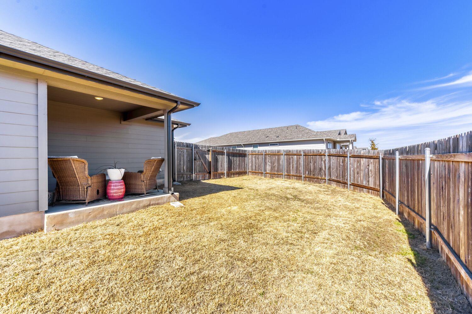 1005 Main St, Hutto, TX 78634