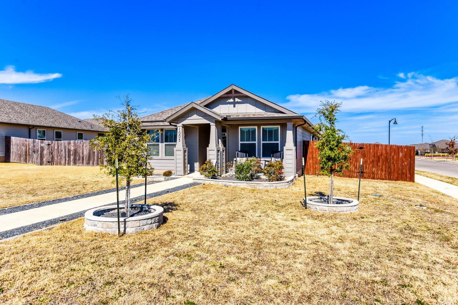 1005 Main St, Hutto, TX 78634