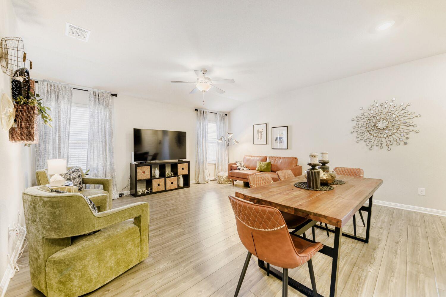 1005 Main St, Hutto, TX 78634