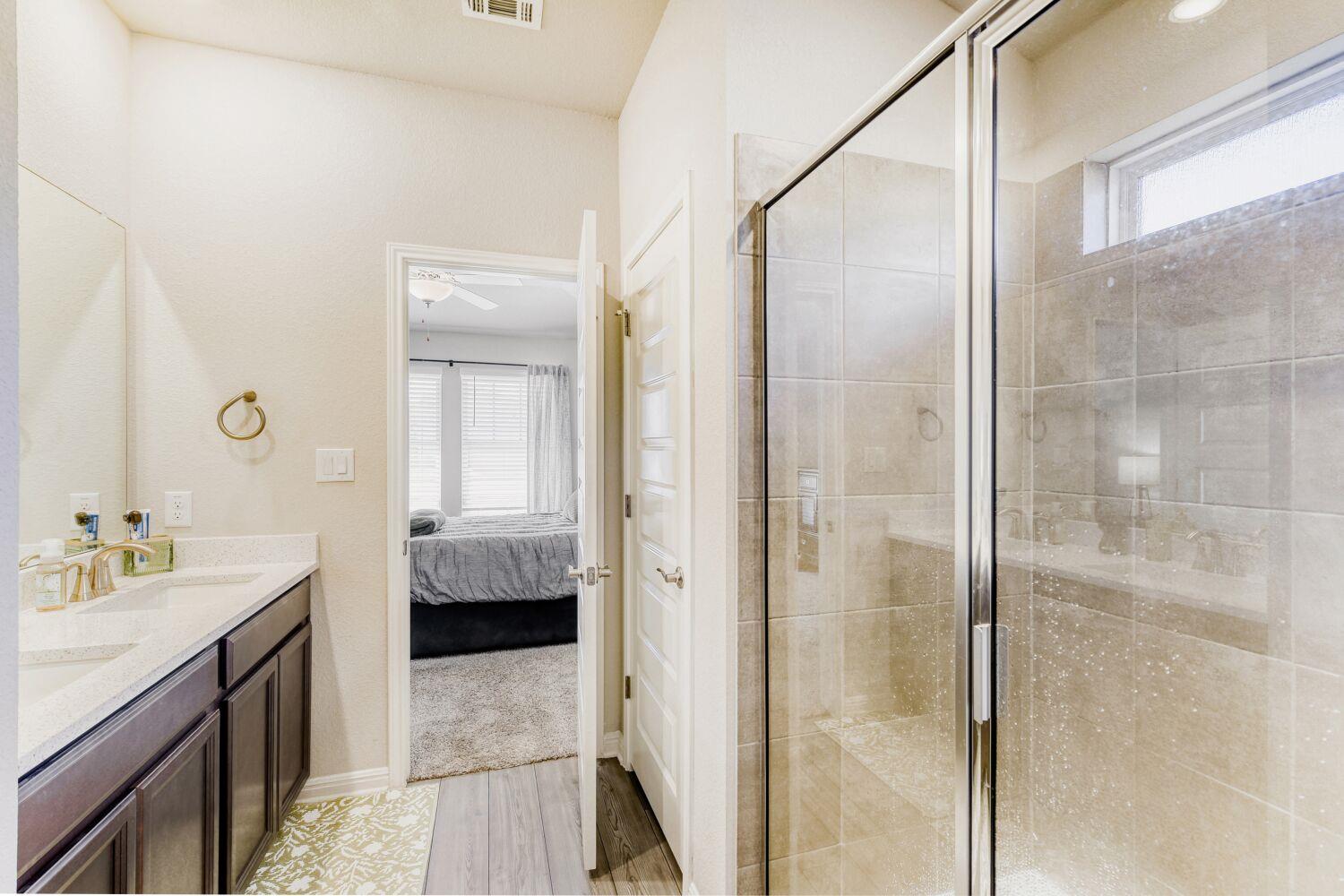 1005 Main St, Hutto, TX 78634