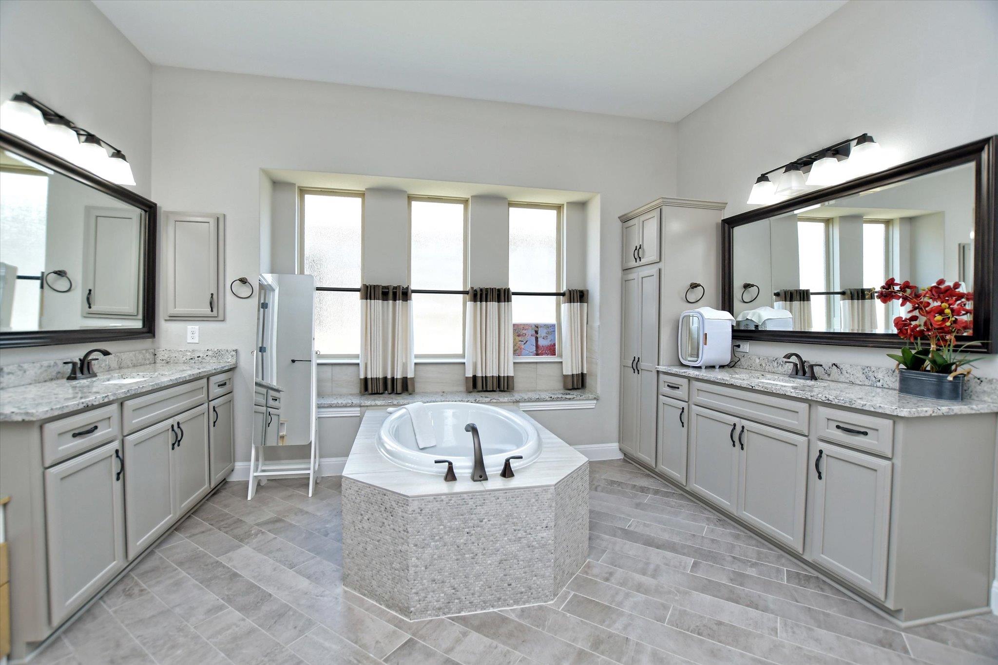 2305 Millbrook Loop, Leander, TX 78641