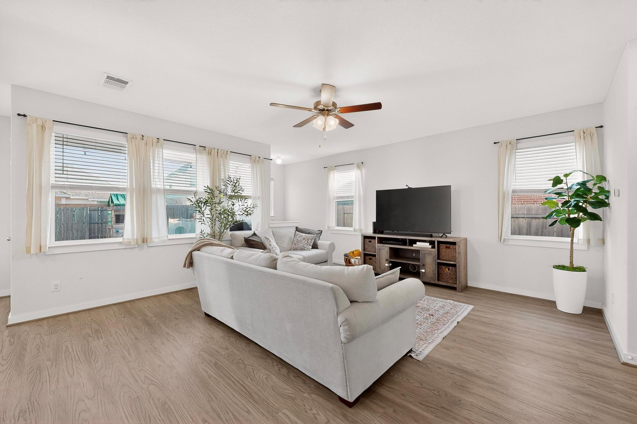 639 Pheasant Hill Ln, Georgetown, TX 78628