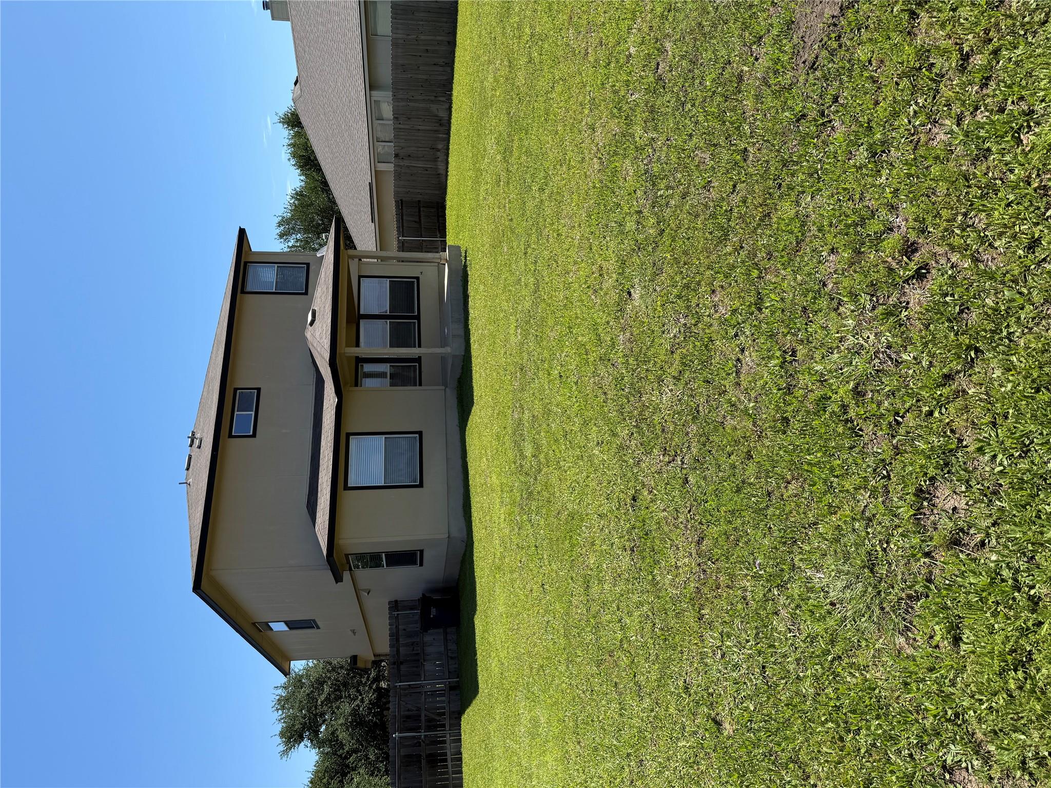 225 Hyltin St, Hutto, TX 78634