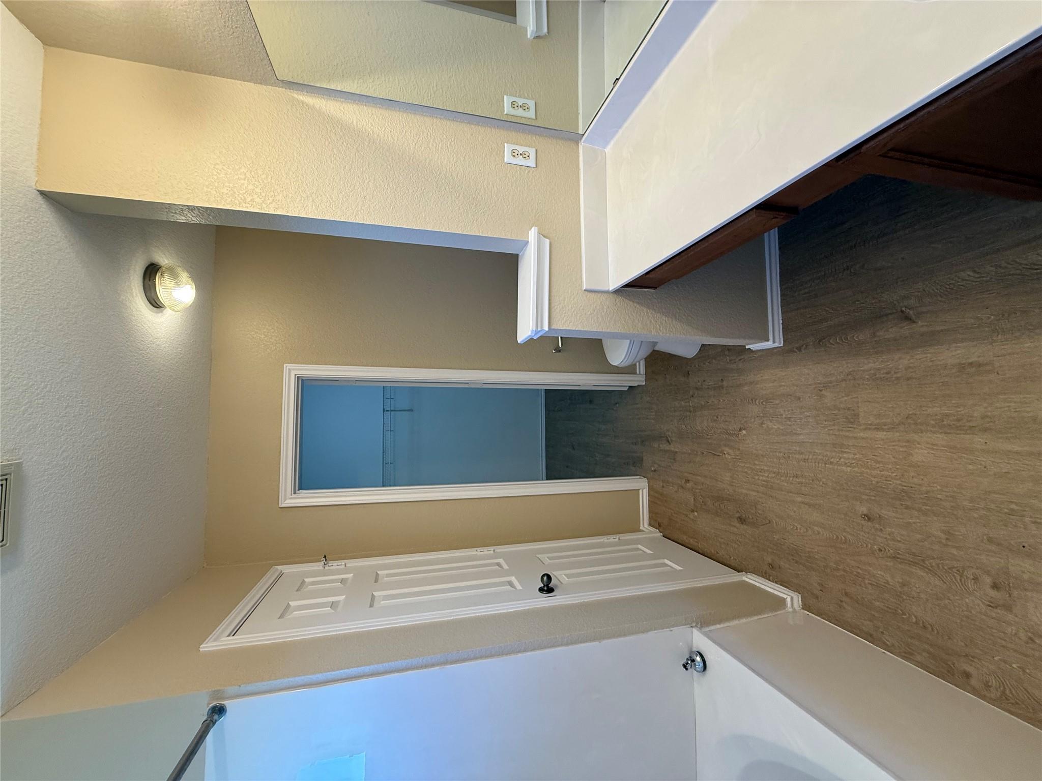 225 Hyltin St, Hutto, TX 78634