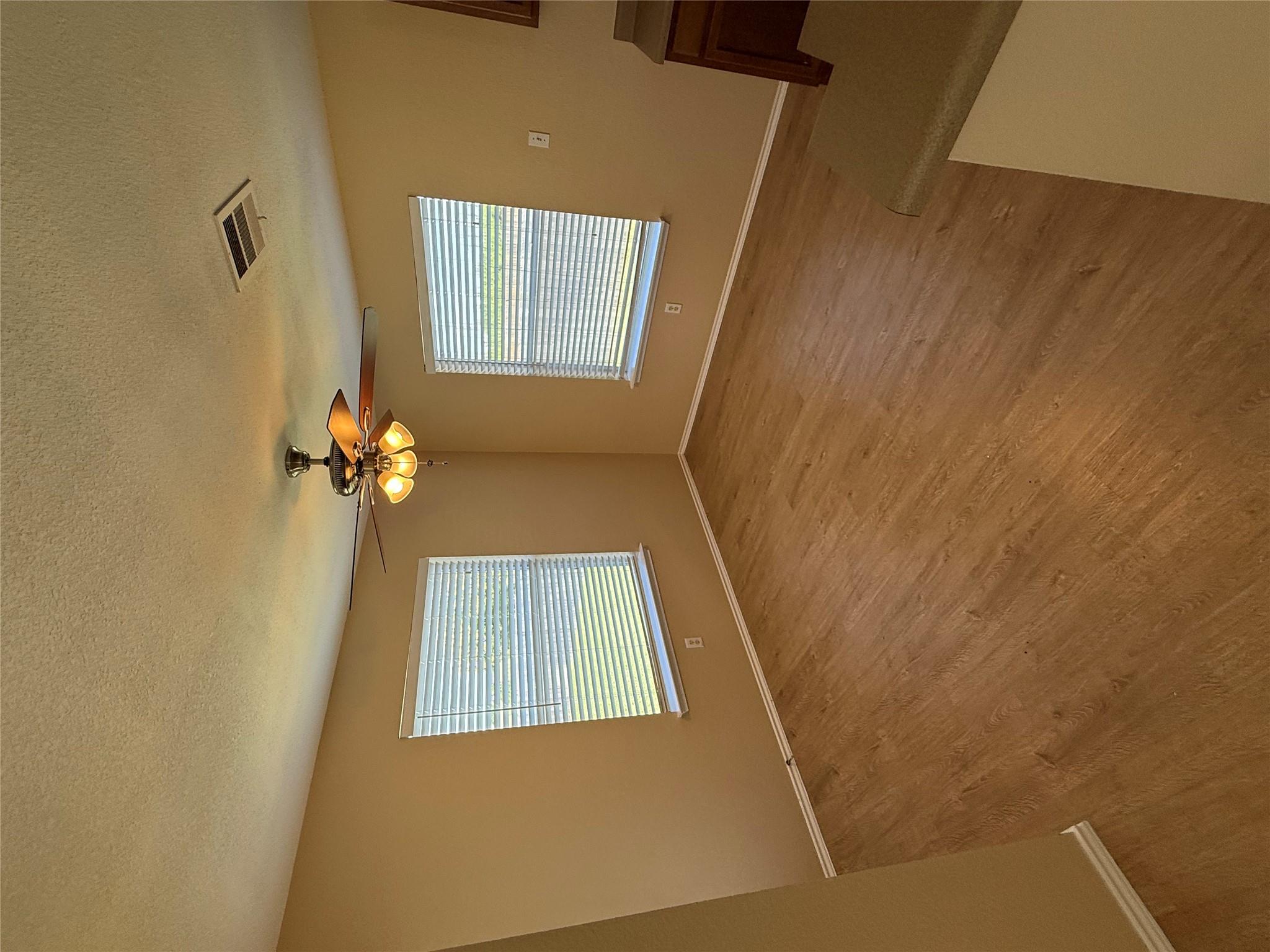 225 Hyltin St, Hutto, TX 78634