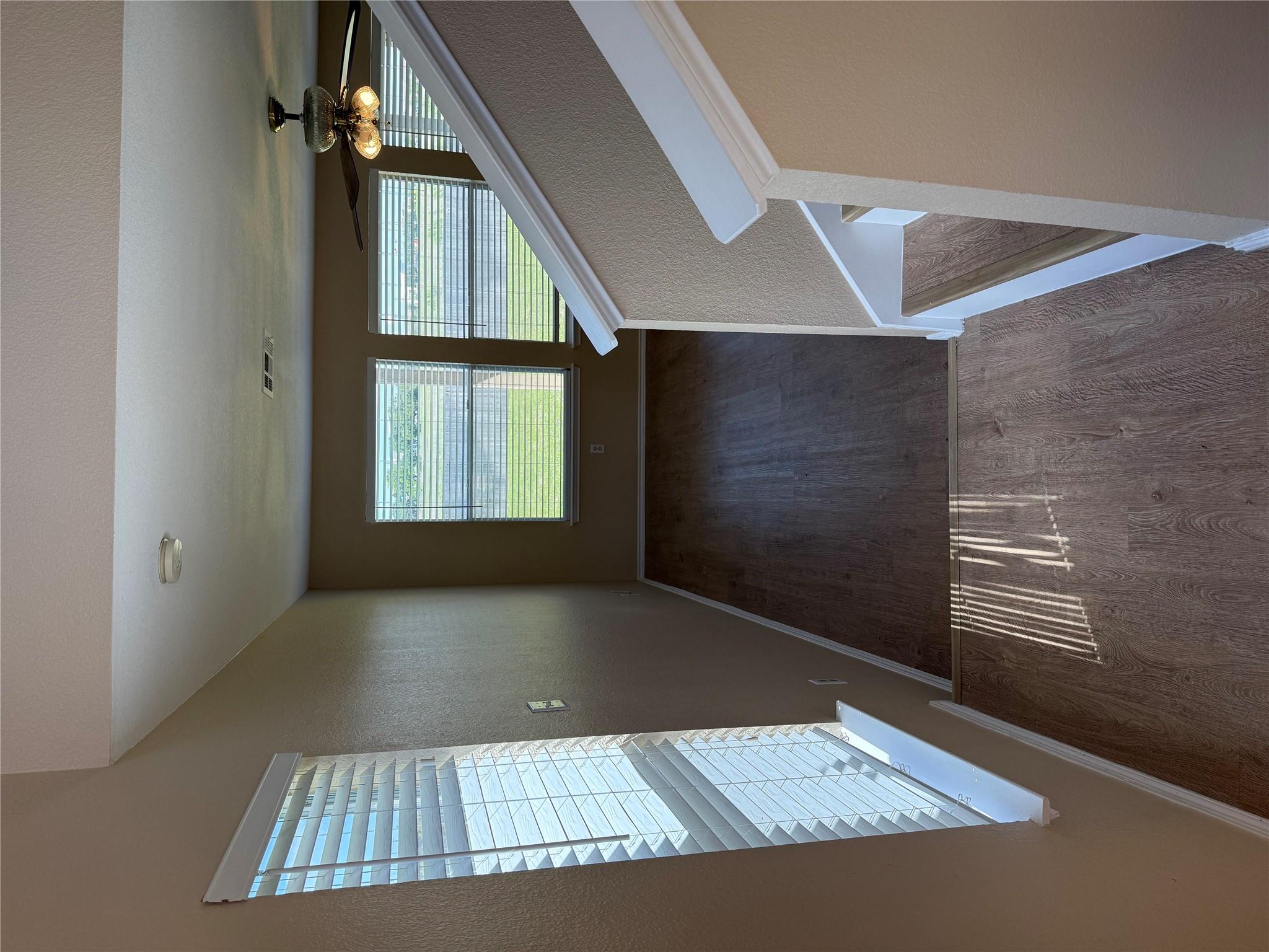 225 Hyltin St, Hutto, TX 78634