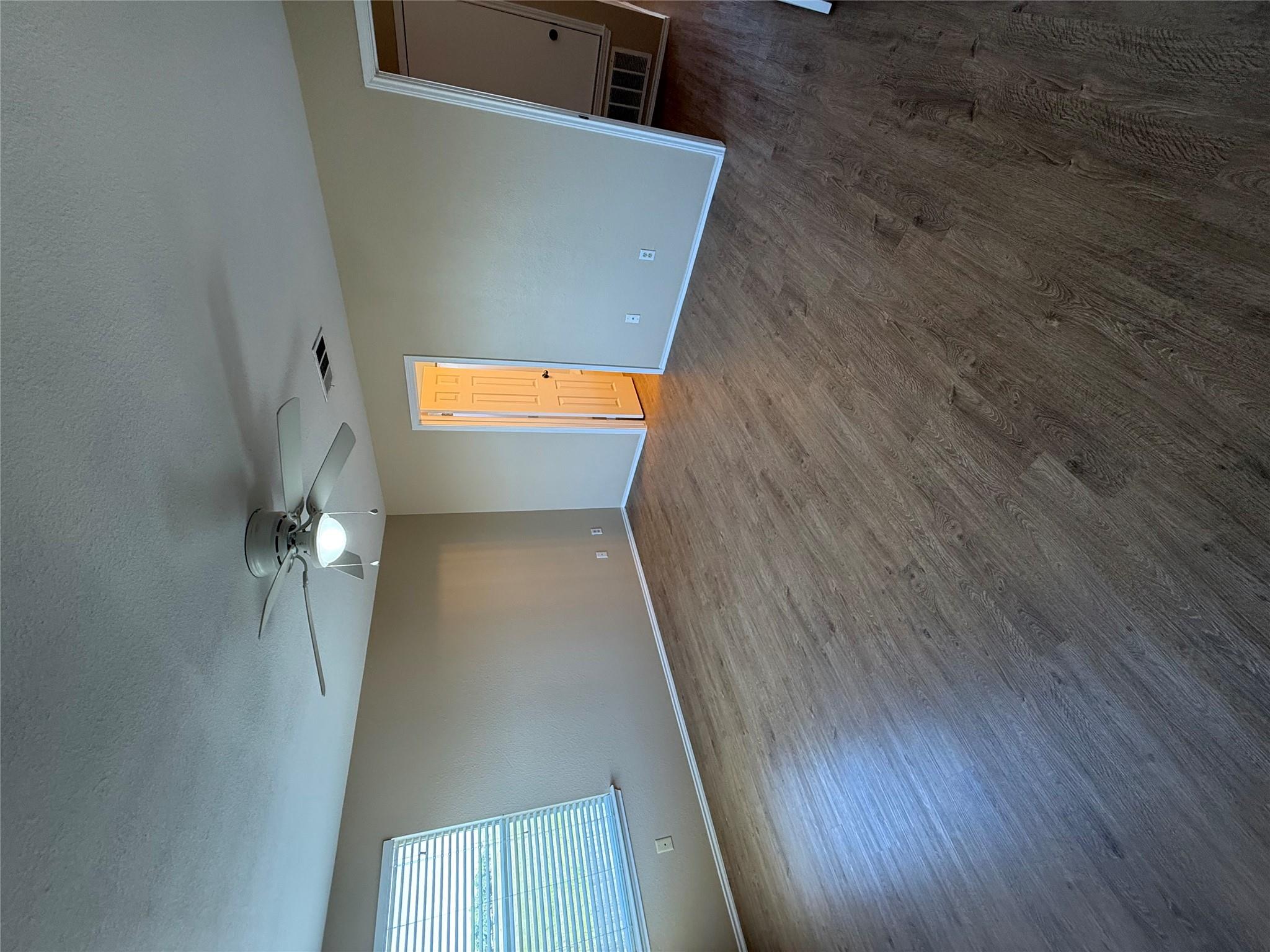 225 Hyltin St, Hutto, TX 78634