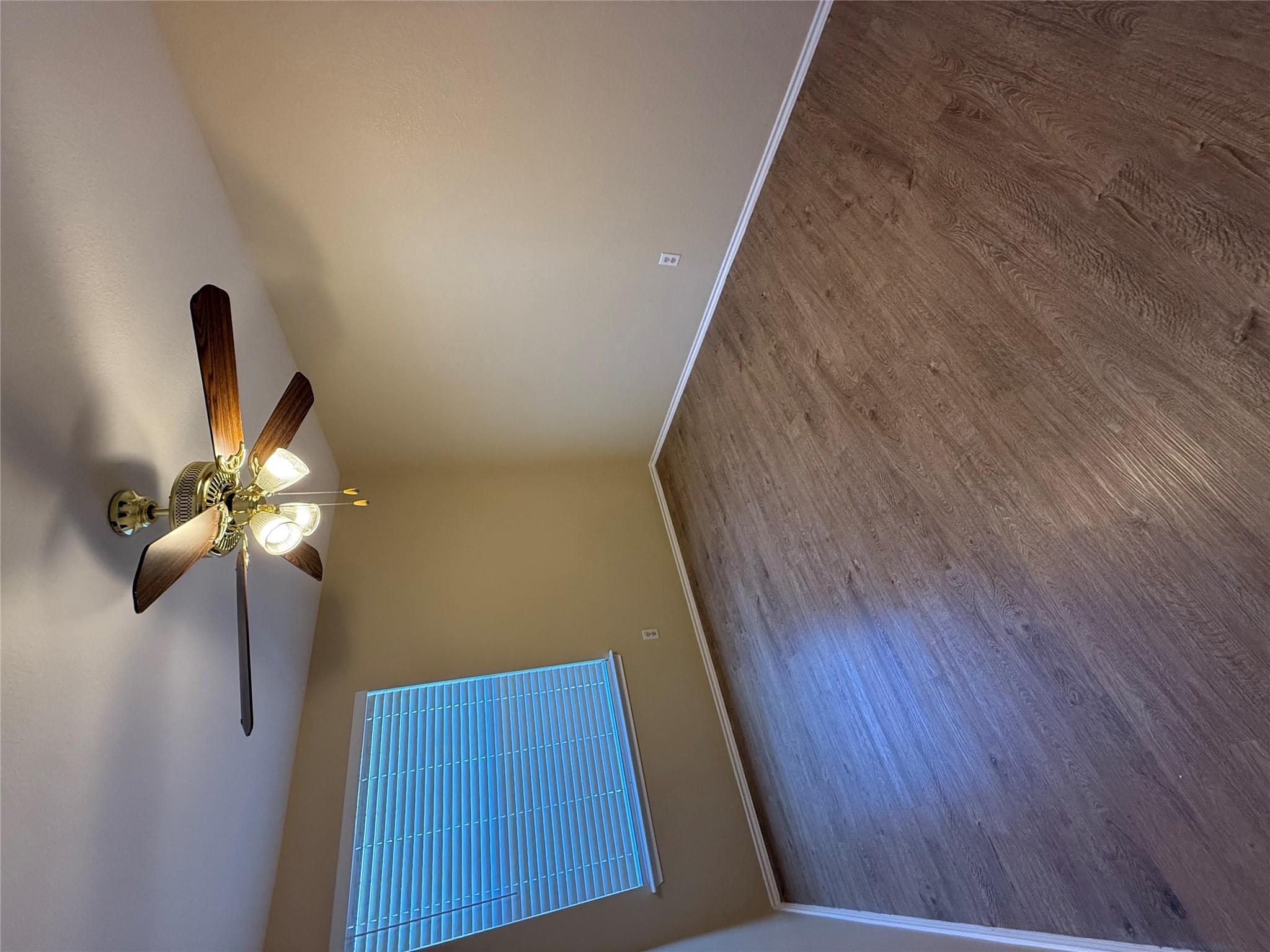 225 Hyltin St, Hutto, TX 78634