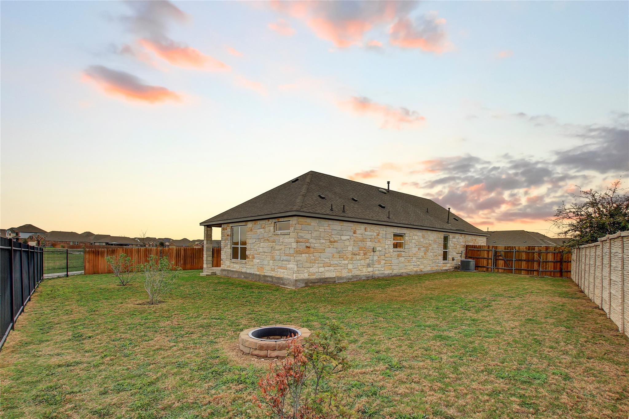 3801 Birdwatch Loop # 48, Pflugerville, TX 78660